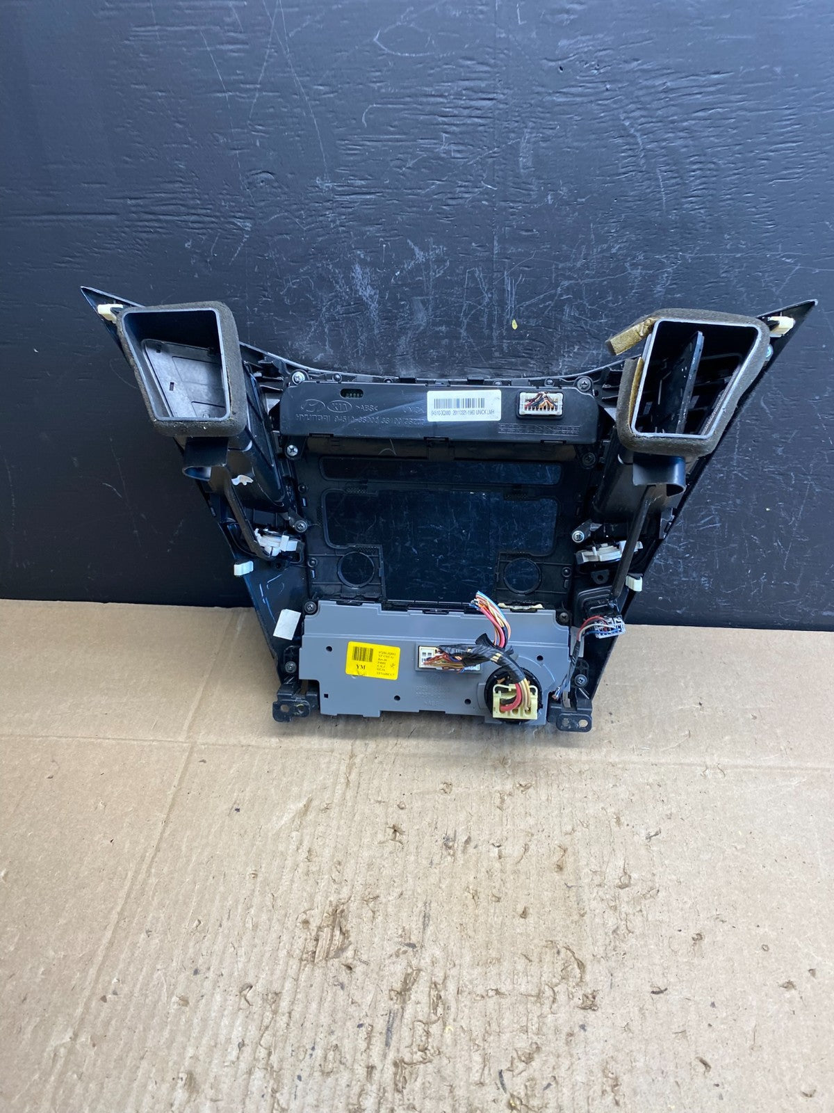 2011 - 2014 Hyundai Sonata Center Radio Climate Control Air Vent Bezel AC4835 DG5