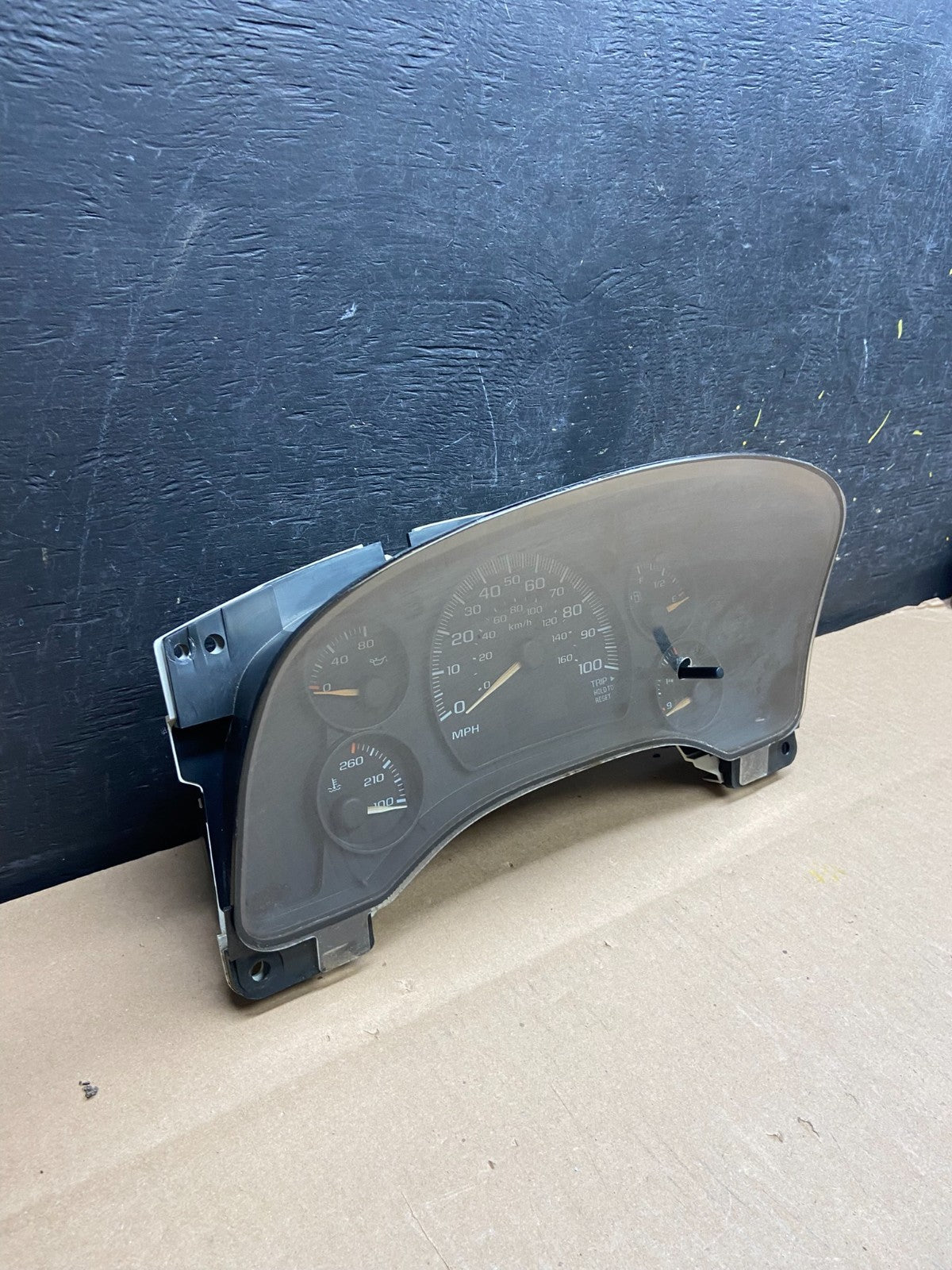 2004 to 2007 Chevrolet Express Speedometer Cluster Gauge T4362 PS2
