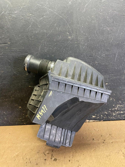 2002 to 2008 BMW 7 E65 E66 750Li 750i Right Air Cleaner Intake Box AA5994 DG0