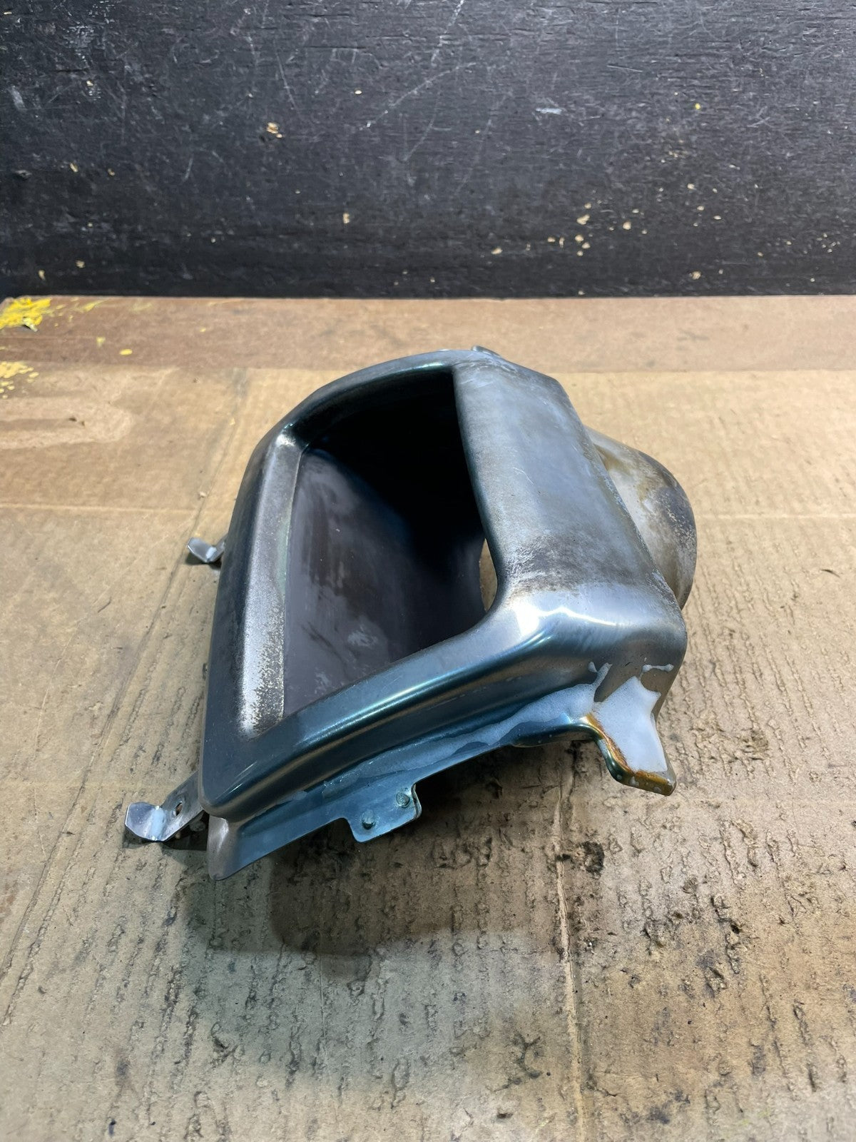 2013 to 2016 GMC Acadia Denali Right Passenger Side Exhaust Tip y7384 DG2