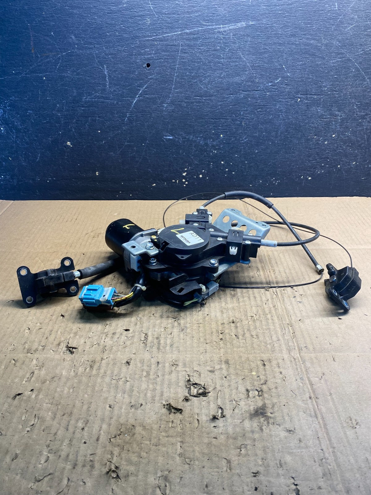 2005 - 2010 Honda Odyssey Rear Left Sliding Door Lock Actuator Motor AA7492 DG2