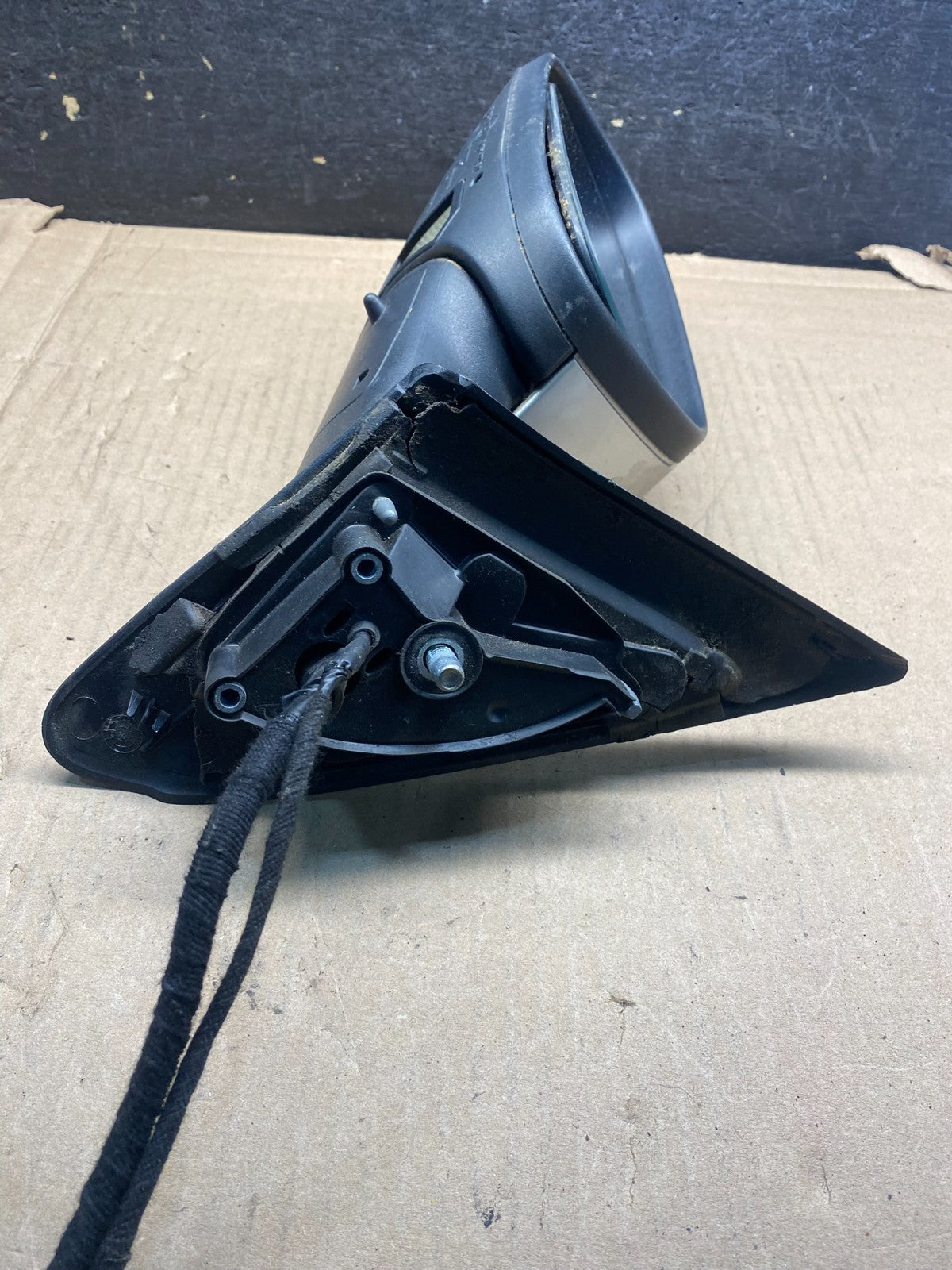 2000 to 2004 Volvo V70 Left Driver Side Door Mirror AJ0516 DG4