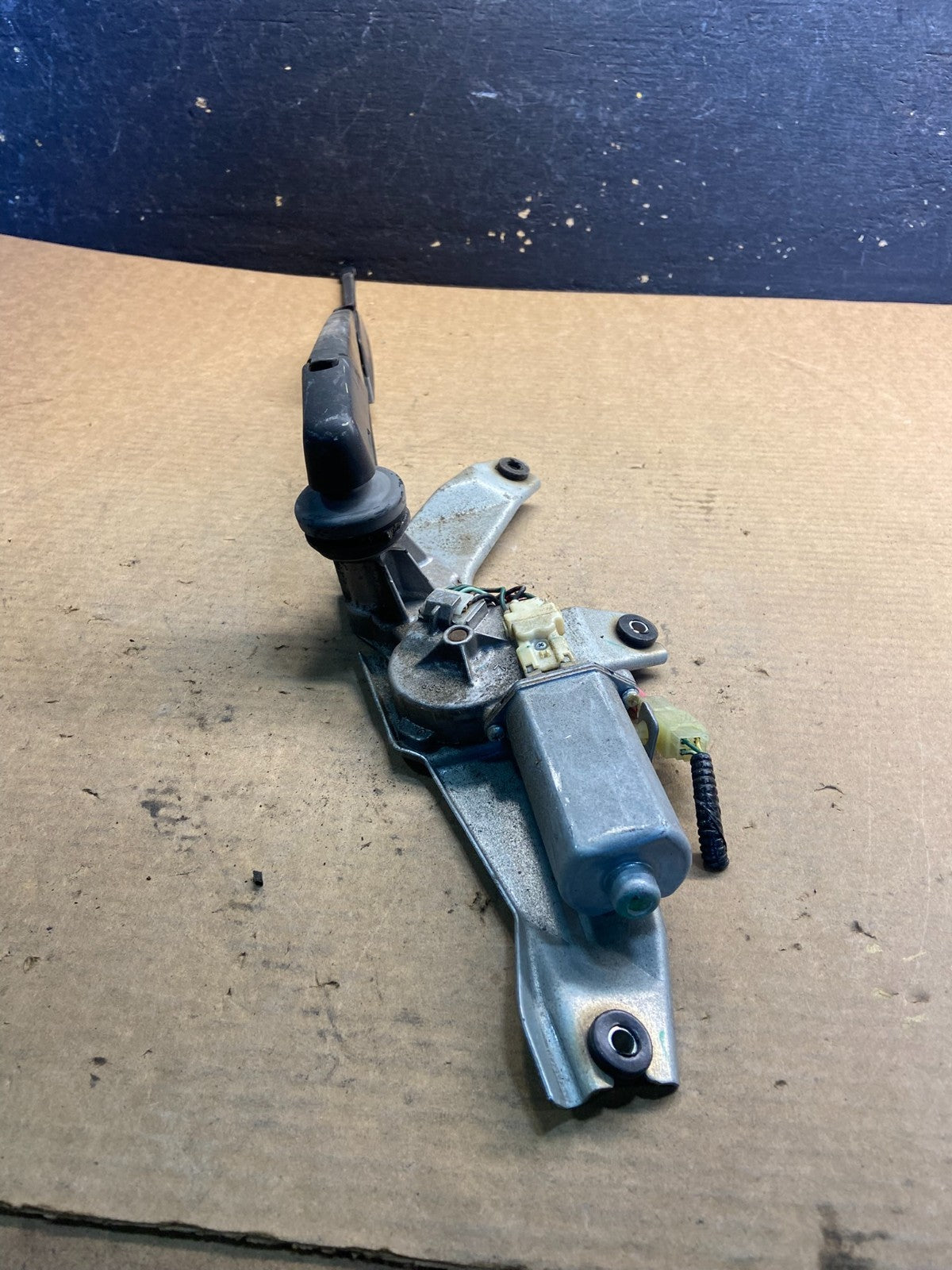 2003 to 2008 Honda Pilot Rear Wiper Motor AA06644