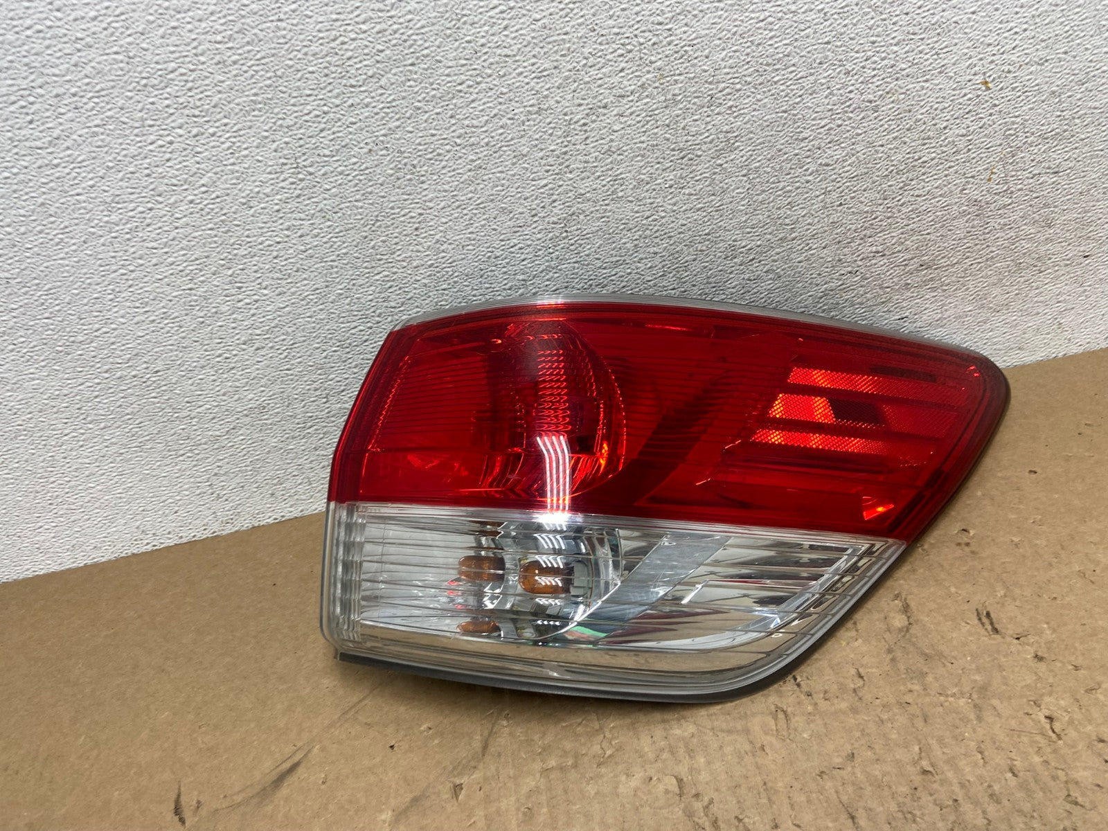 2013 to 2016 Nissan Pathfinder Passenger Right Side Tail Light AG1303 LK0