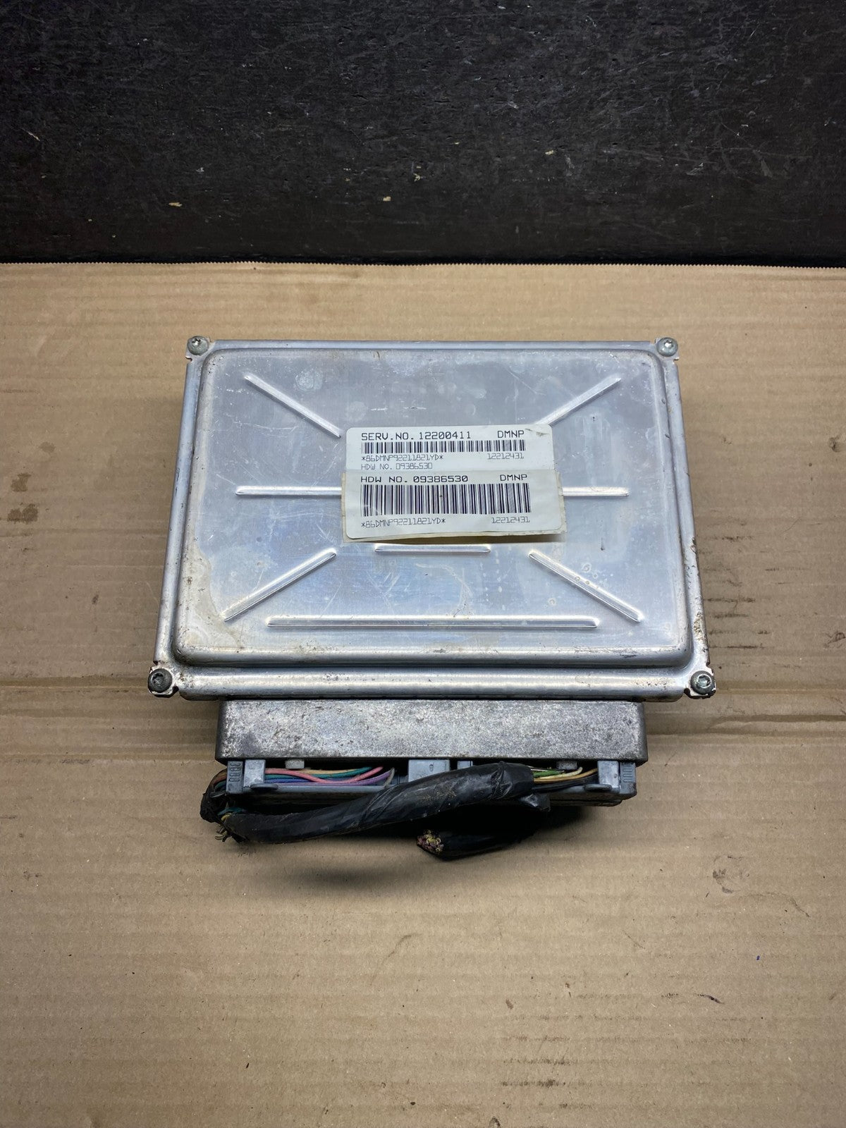 2001-2002 Silverado Tahoe Engine Computer Module 12200411 ECM ECU AH9624 DG0