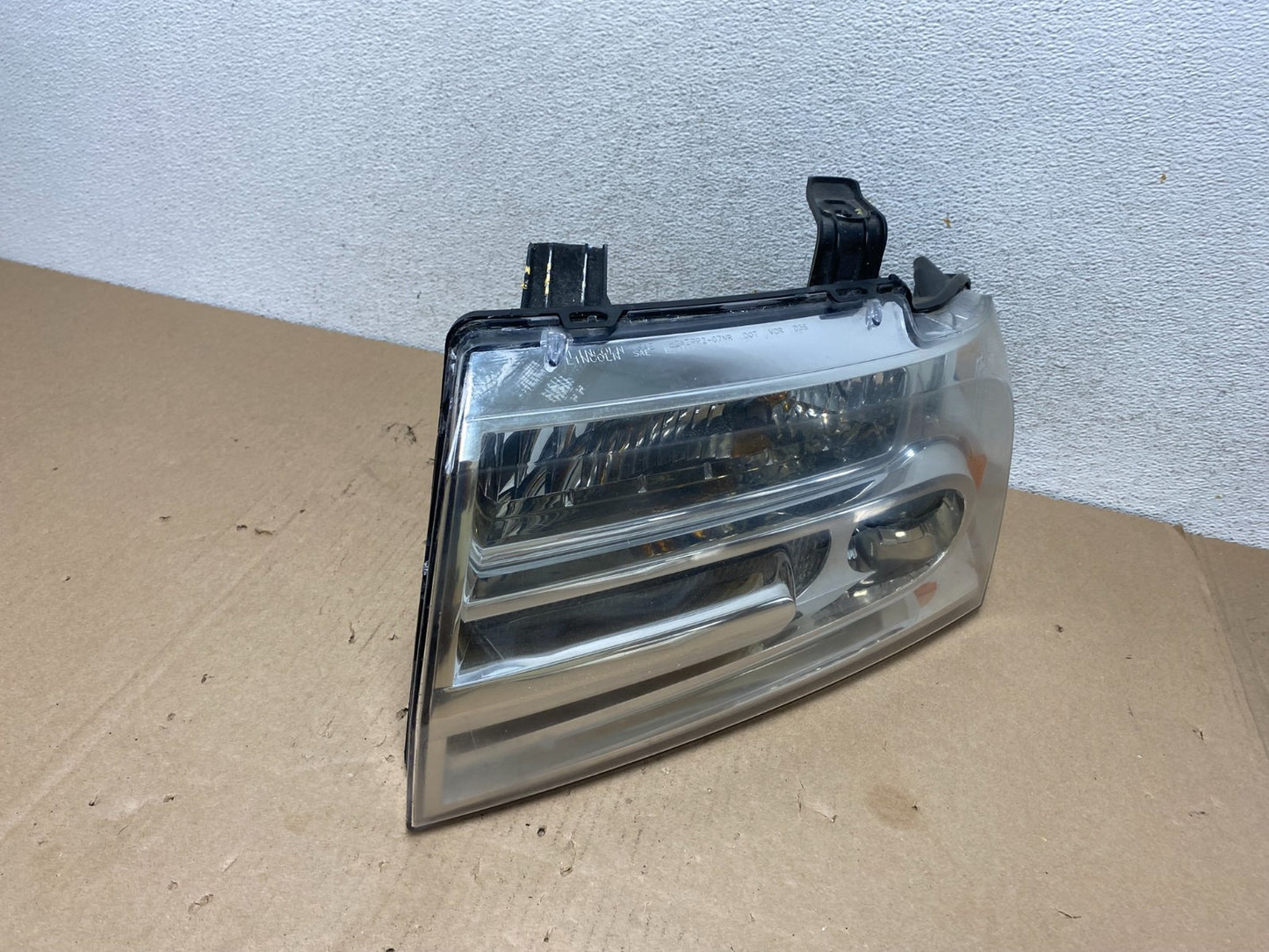 2007-2014 Lincoln Navigator Left Driver Lh Xenon HID Headlight AG6684 DW2