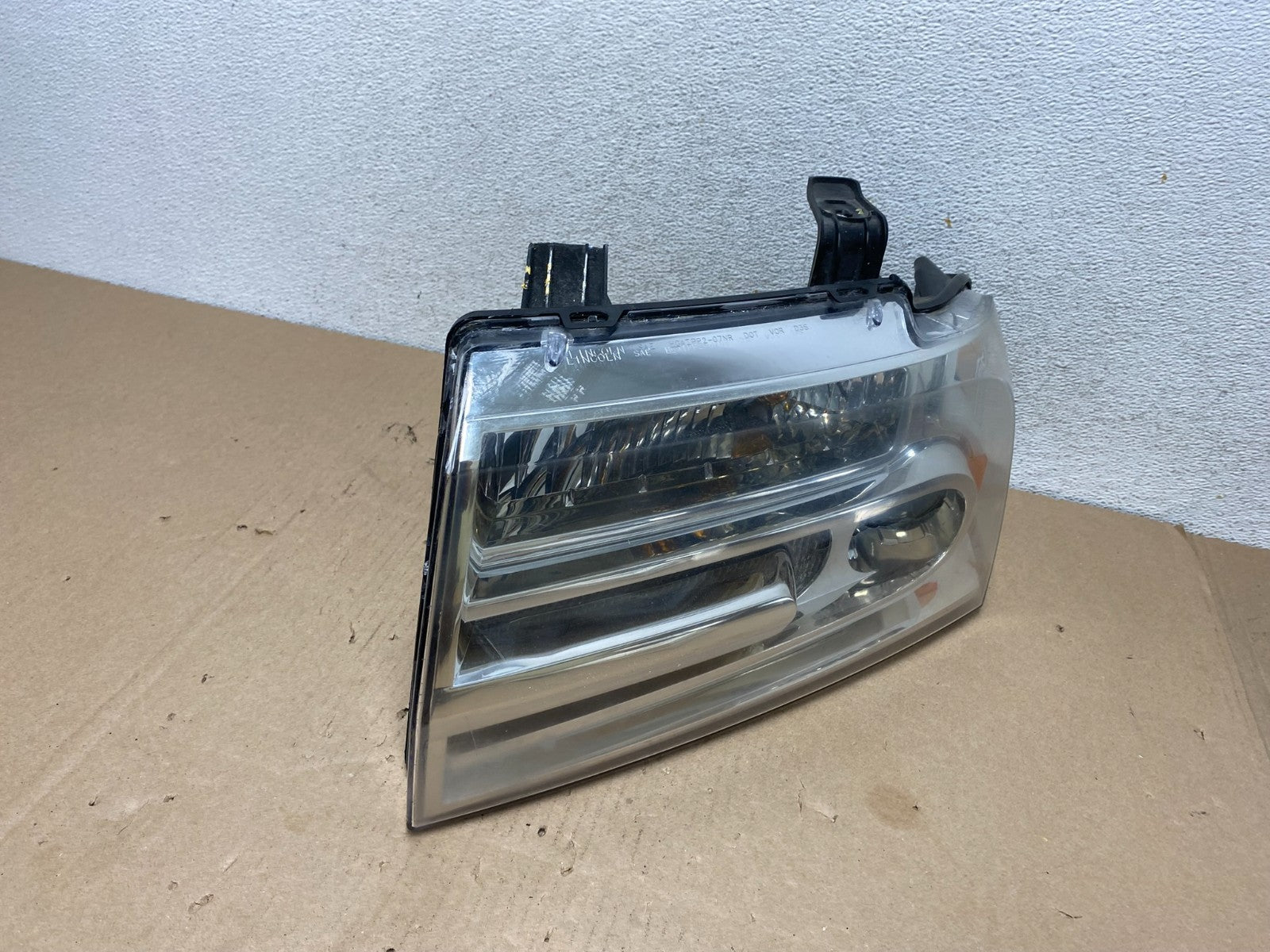 2007-2014 Lincoln Navigator Left Driver Lh Xenon HID Headlight AG6684 DW2