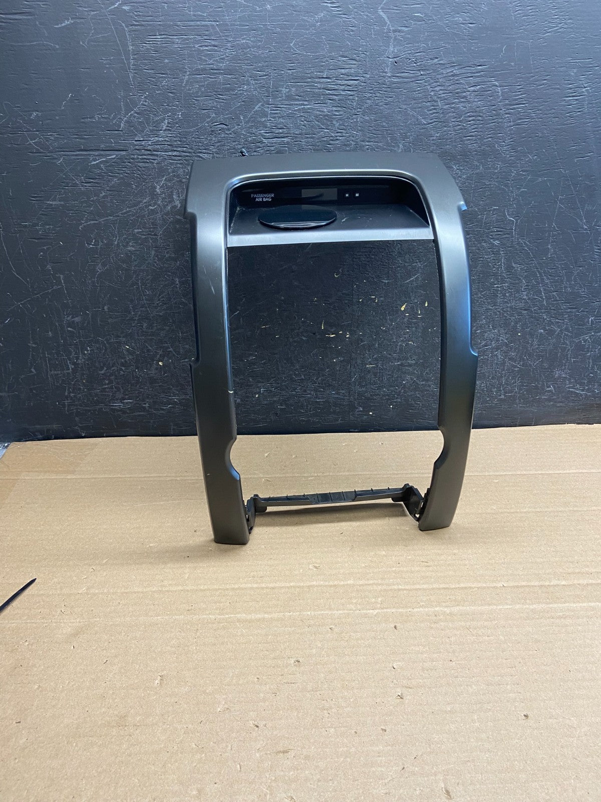 2011 to 2013 Kia Sorento Center Radio Climate Control Clock Trim ag5110 DG0