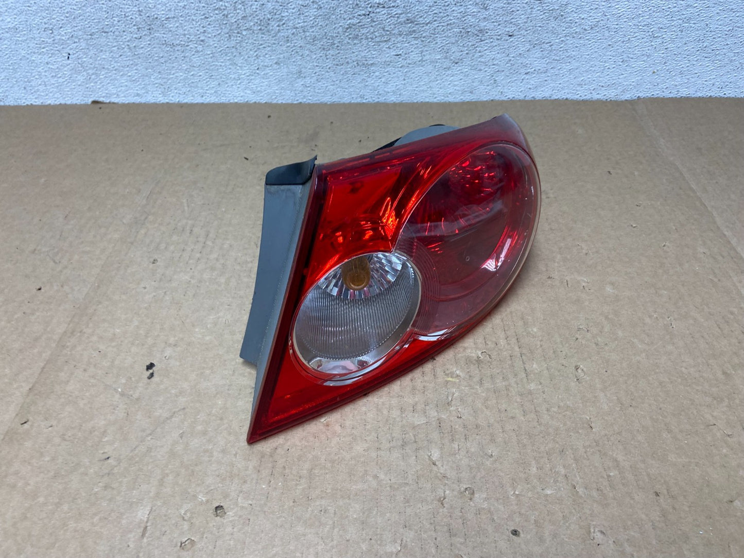 2003 - 2005 Mazda 6 Right Passenger Rh Side Tail Light AF9576 DW2