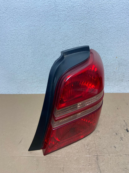 2001 2002 2003 Toyota Highlander Right Passenger RH Tail Light AF4844 LK2