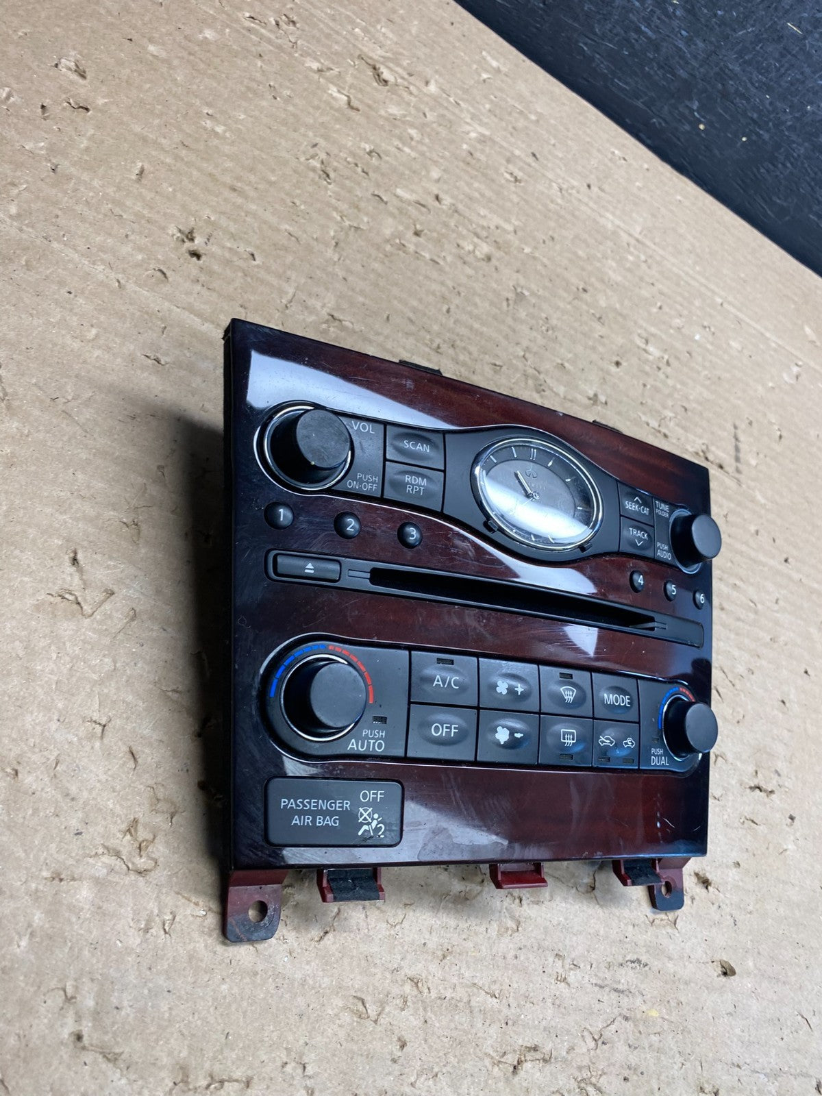 2007 to 2010 Infiniti G35 G37 Radio Player Climate Control Panel Bezel AG8438 DG1