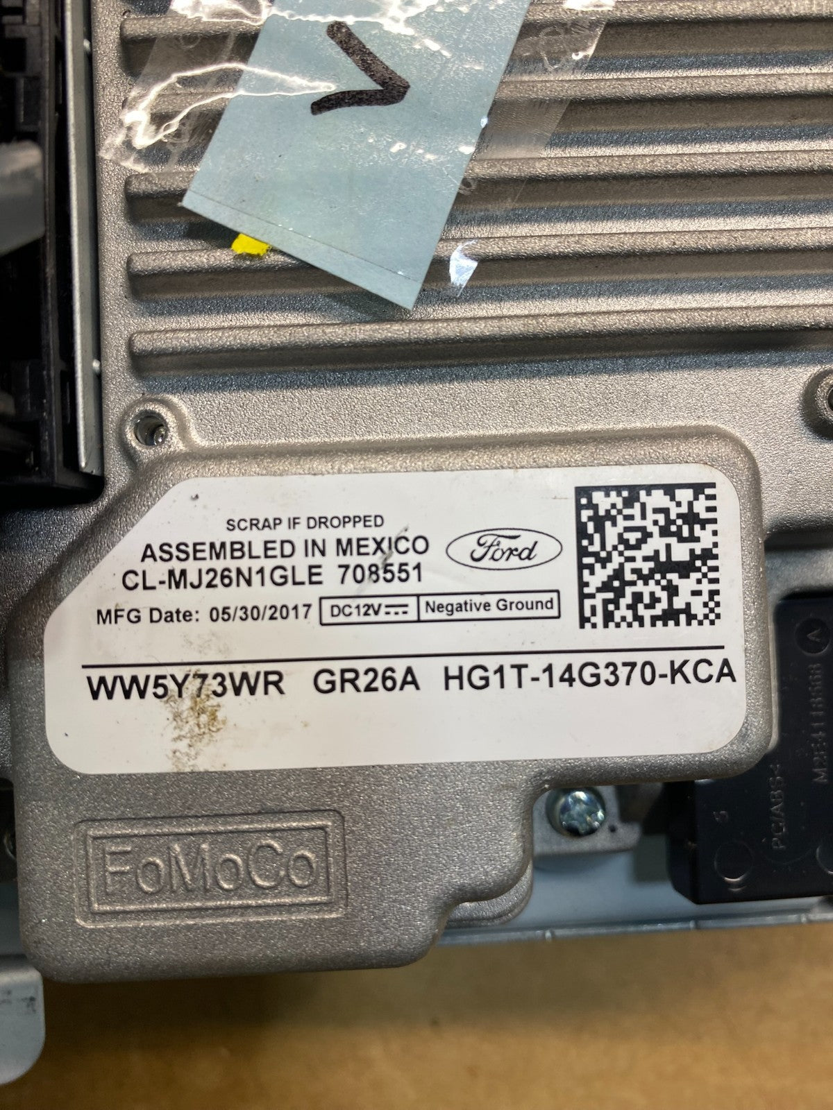2016 to 2019 Ford Taurus Radio Information Display Screen Monitor AD3663 DG2