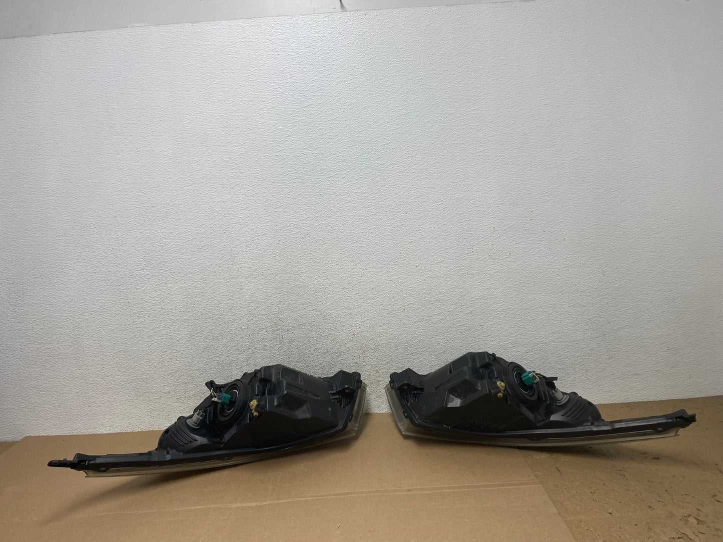 2011 to 2015 Chevrolet Cruze Halogen Left+Right Set Headlights AF4330 LK10
