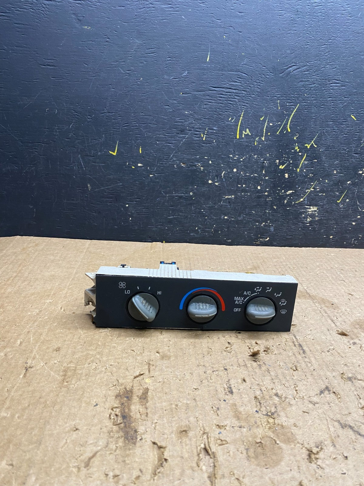 2001 - 2007 GMC Chevrolet Express 1500 Climate Control A/C 15130959 Z7383 DG0