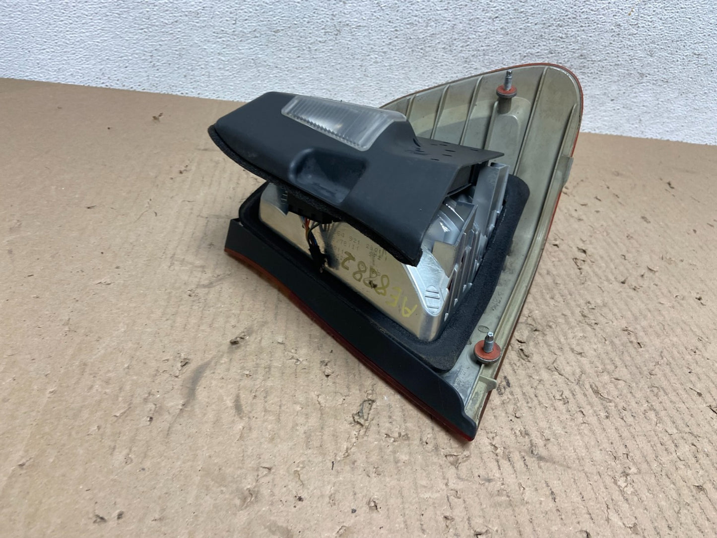 1999-2001 BMW 325i 330i E46 Left Driver LH Tail Light AE8882 DW5