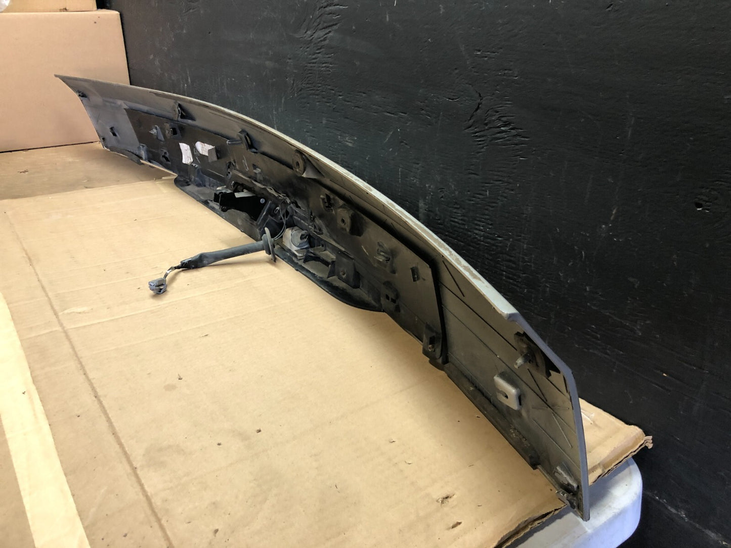 2011 to 2018 Dodge Grand Caravan Tail Gate Trim Molding W/O Camera OEM D9242 PS6