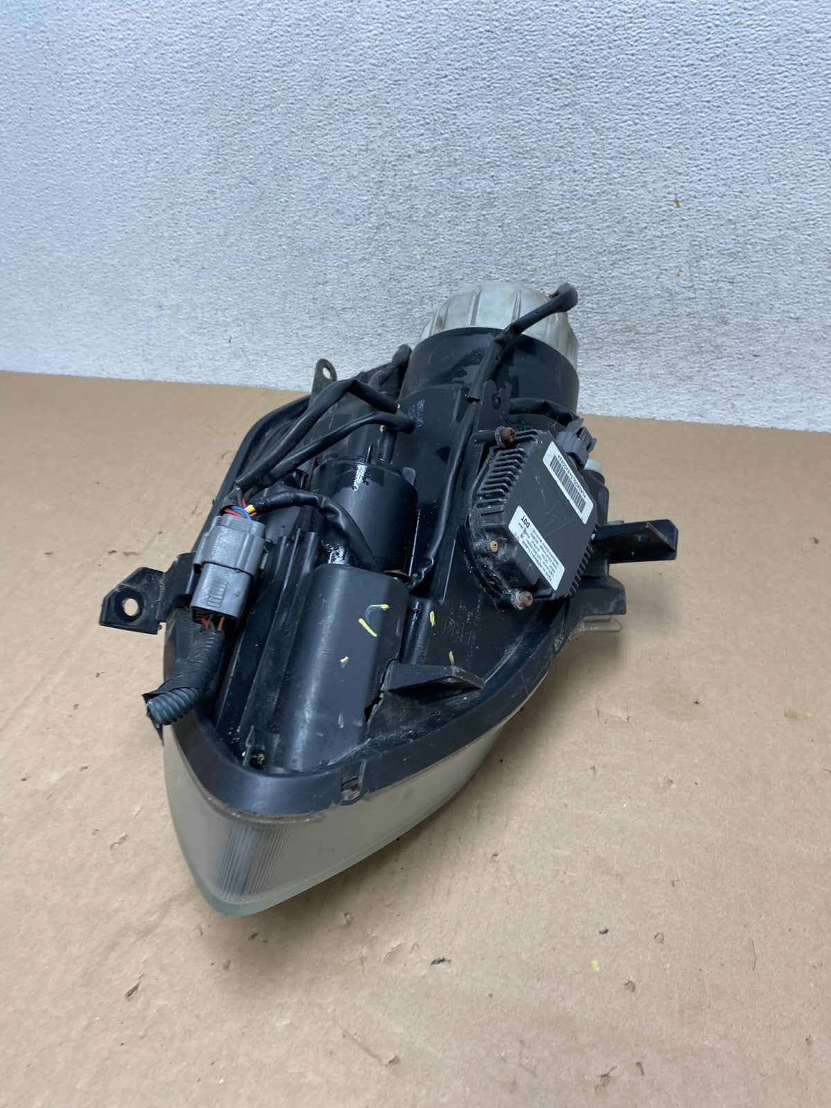 2004 2005 2006 Nissan Maxima Right Passenger Side Headlight Xenon HID AG6692 DW9