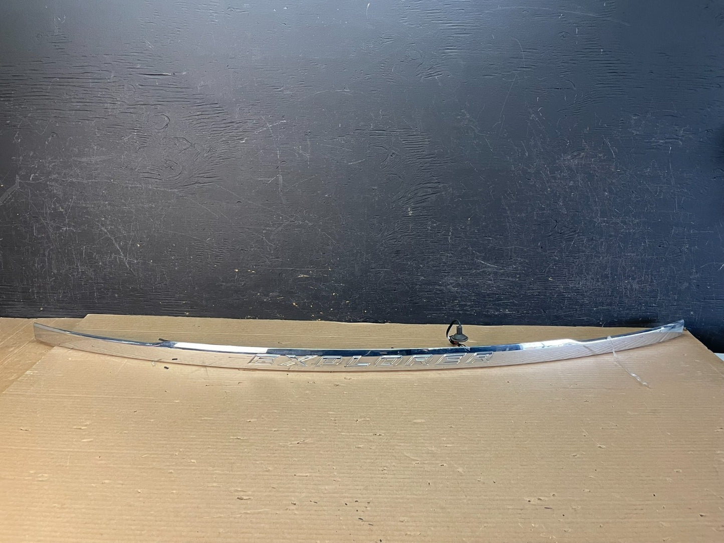 2011 to 2014 Ford Explorer Rear Tailgate Gate Trim Molding With Camera AF3330 DG0