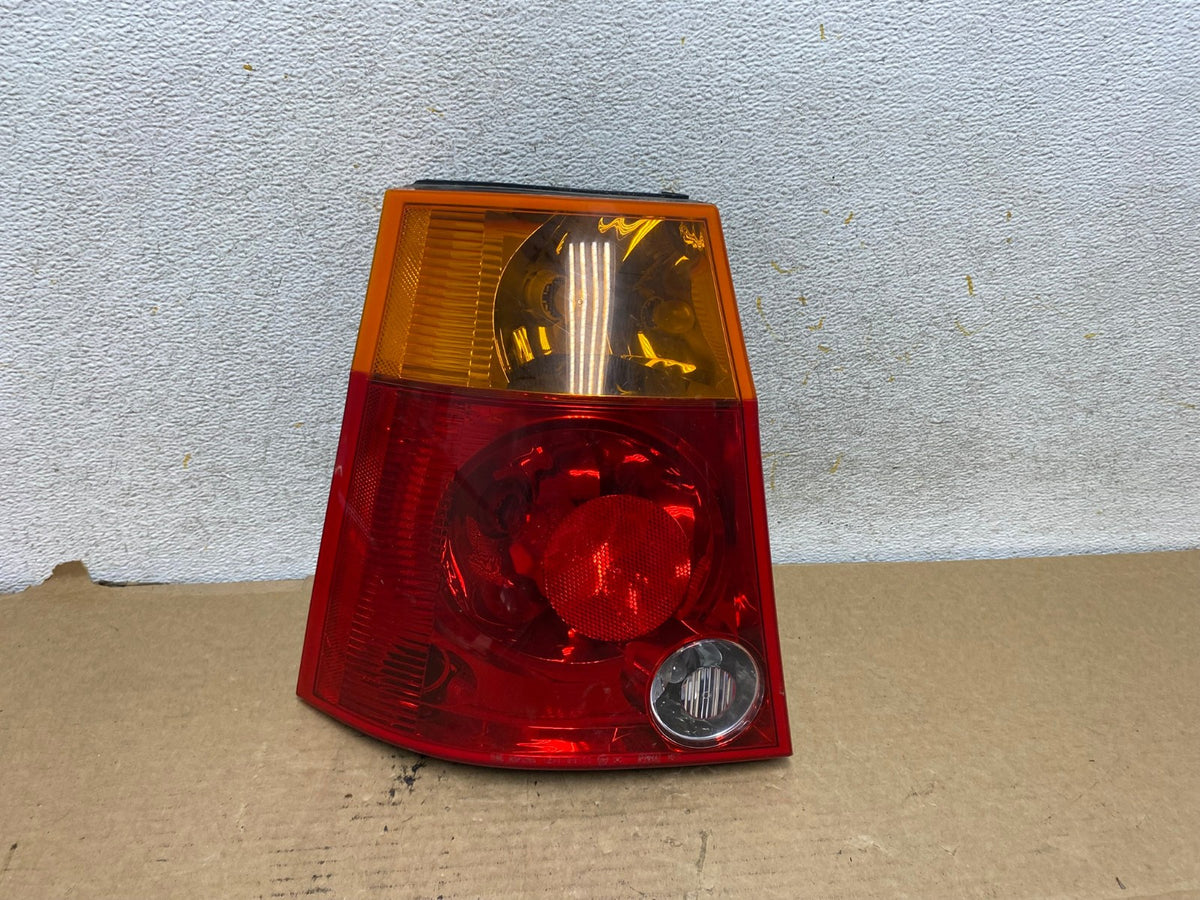 2004 2005 2006 Chrysler Pacifica Left Driver LH Tail Light AH8005 LK0