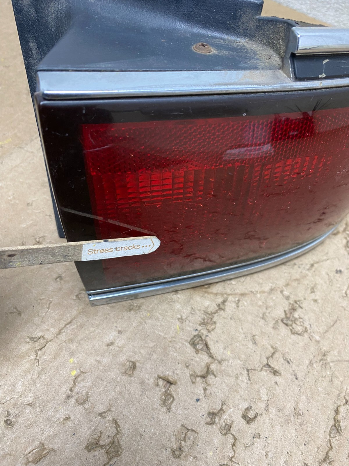1992-1996 Buick Lesabre Right Passenger Rh Side Tail Light Oem X2365 DW5