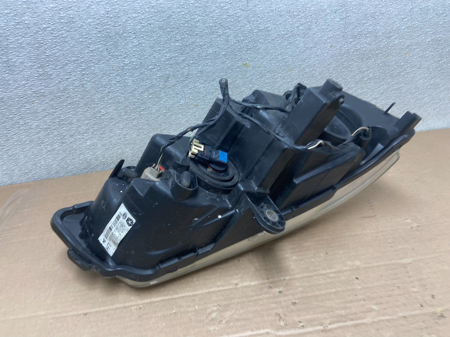 2008 to 2016 Chrysler Town and Country Left Driver Lh Side Headlight AA8711 DW6