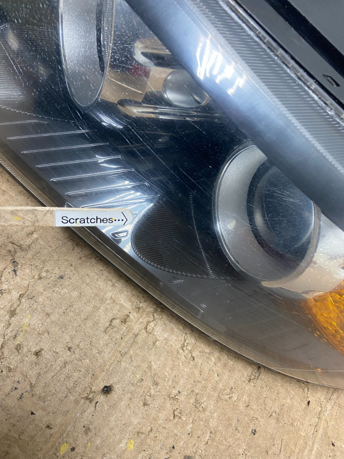2011 to 2013 Kia Sorento Left Driver LH Side Headlight Halogen Oem AA3805 DW3
