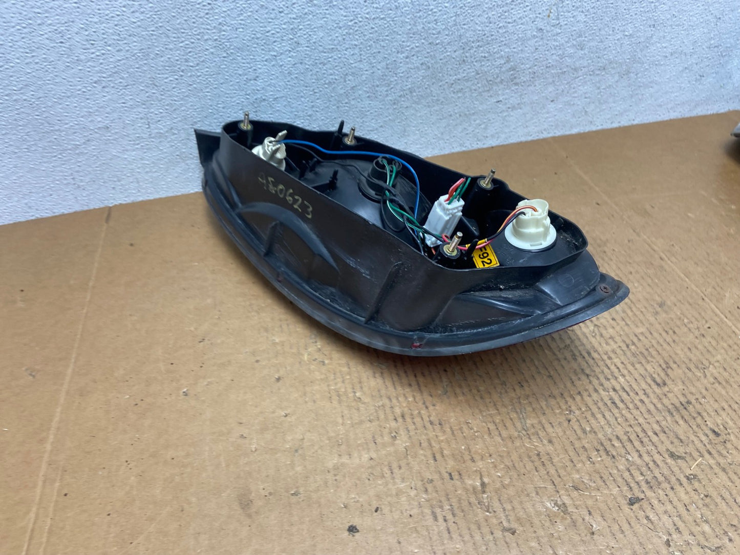 1999 2000 Hyundai Elantra Sedan Left Driver LH Tail Light AE0623 LK5