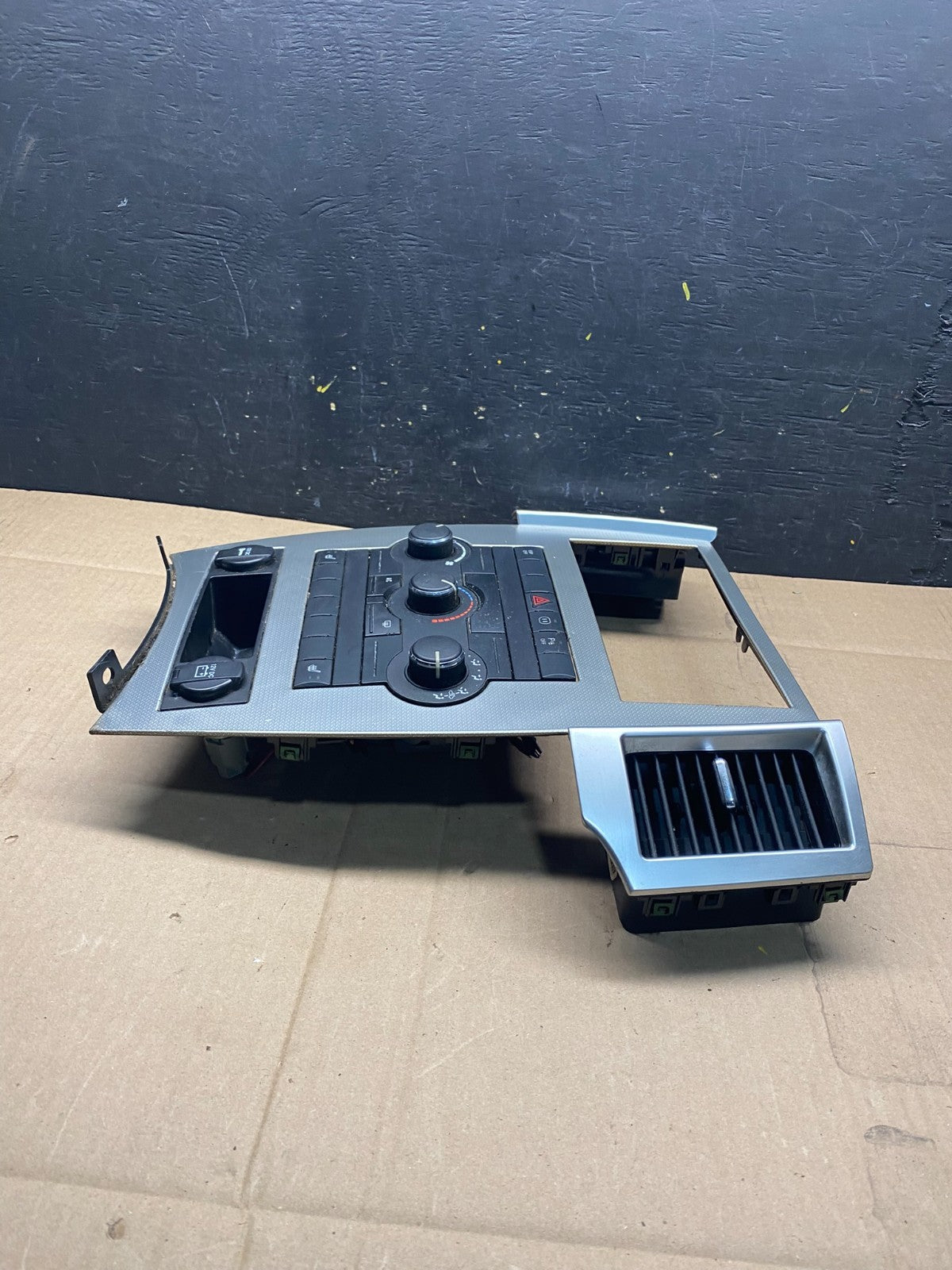 2008 to 2010 Jeep Grand Cherokee Center A/C Heater Climate Control OEM p9189 DG2
