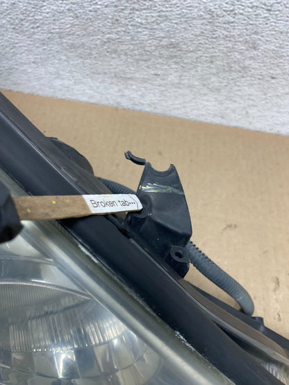 2004-2005 Toyota Sienna Right Passenger Halogen Headlight AG5928 DW5