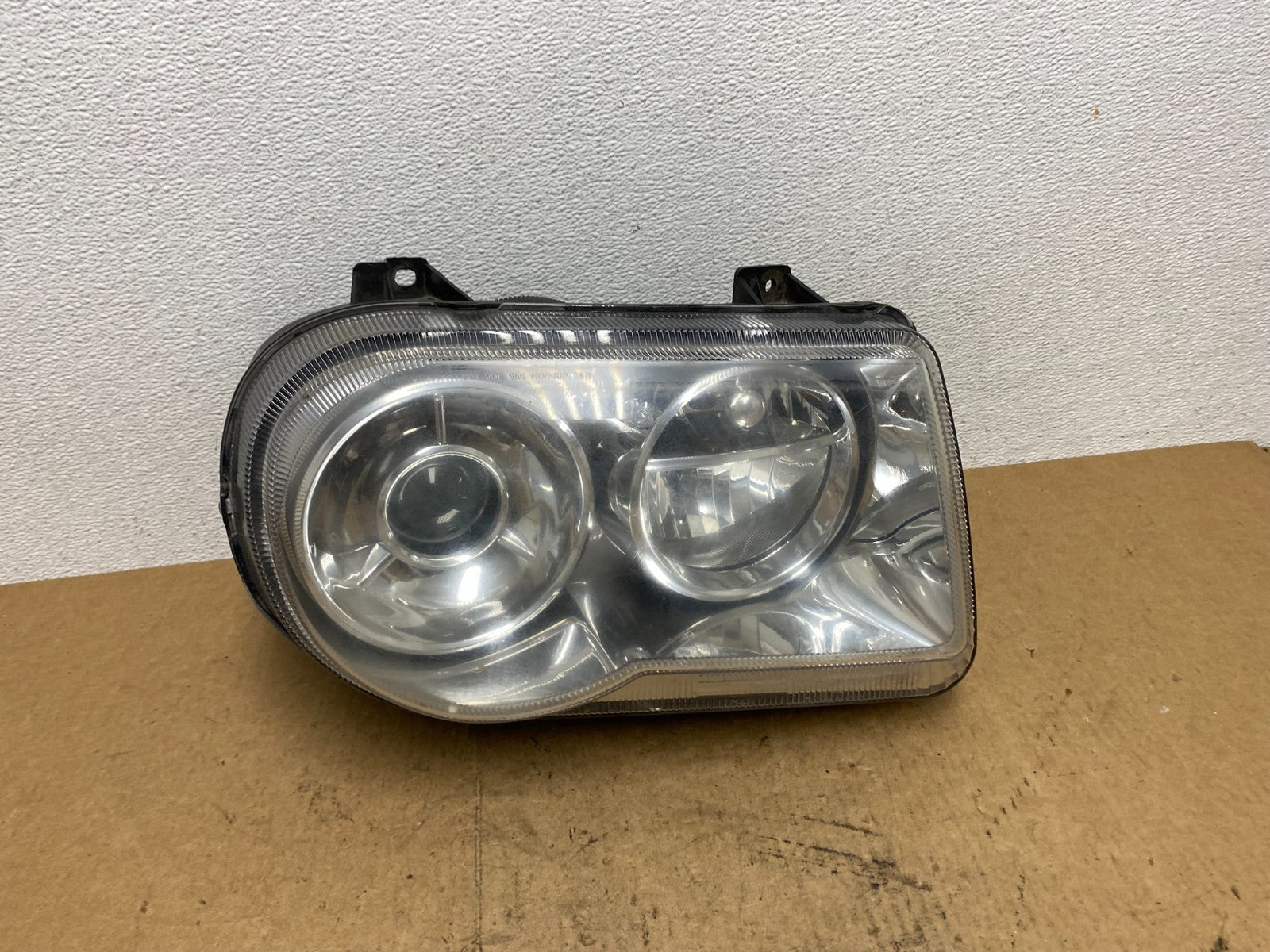 2005 to 2010 Chrysler 300C Right Passenger RH Side Halogen Headlight AC3319 DW0