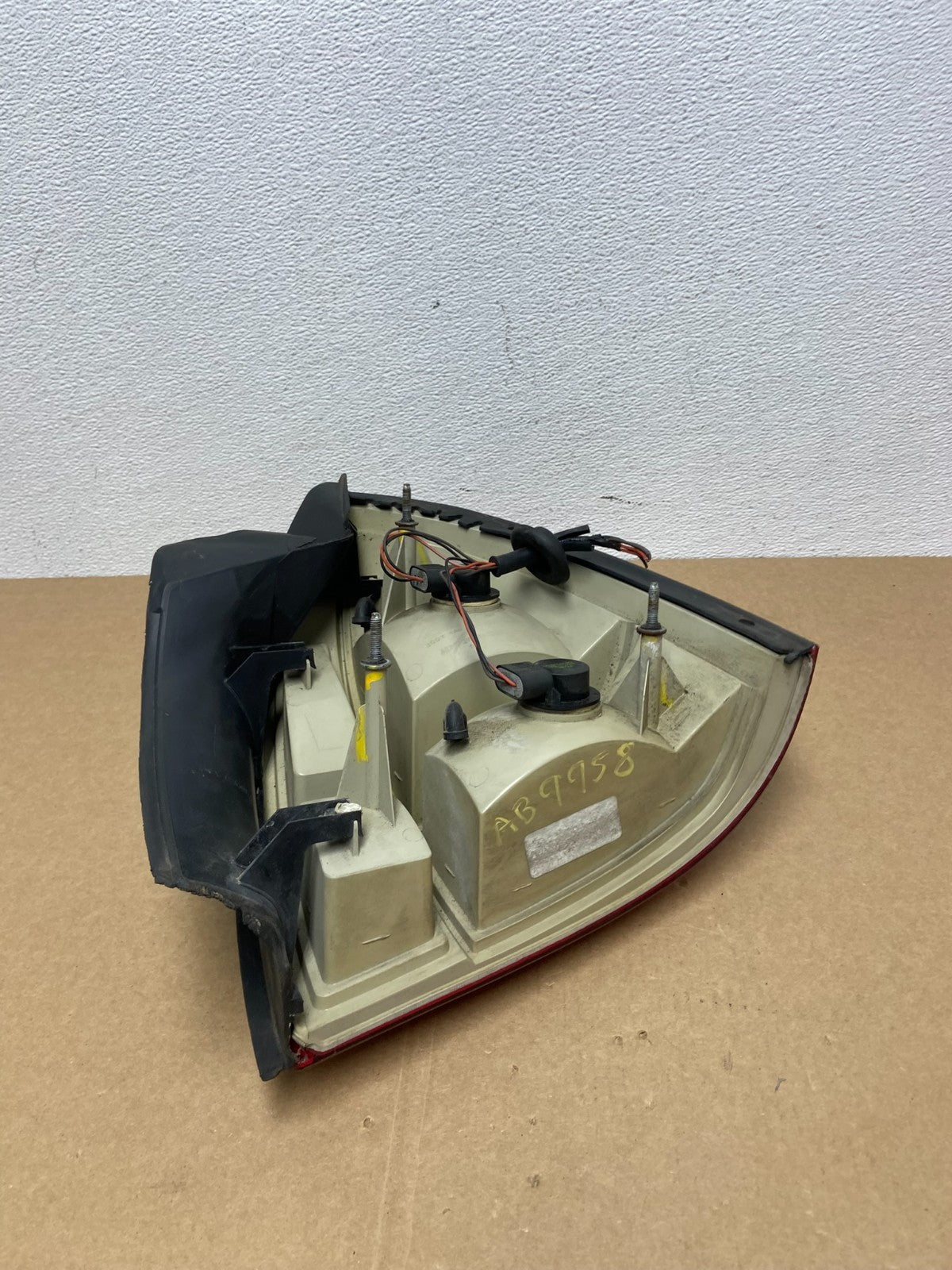 2003 to 2011 Lincoln Town Car Left Driver Lh Side Tail Light OEM AB9958 DW6
