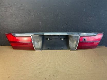 2003 2004 2005 Mercury Grand Marquis Trunk Lid Center Tail Light af5172 DG0