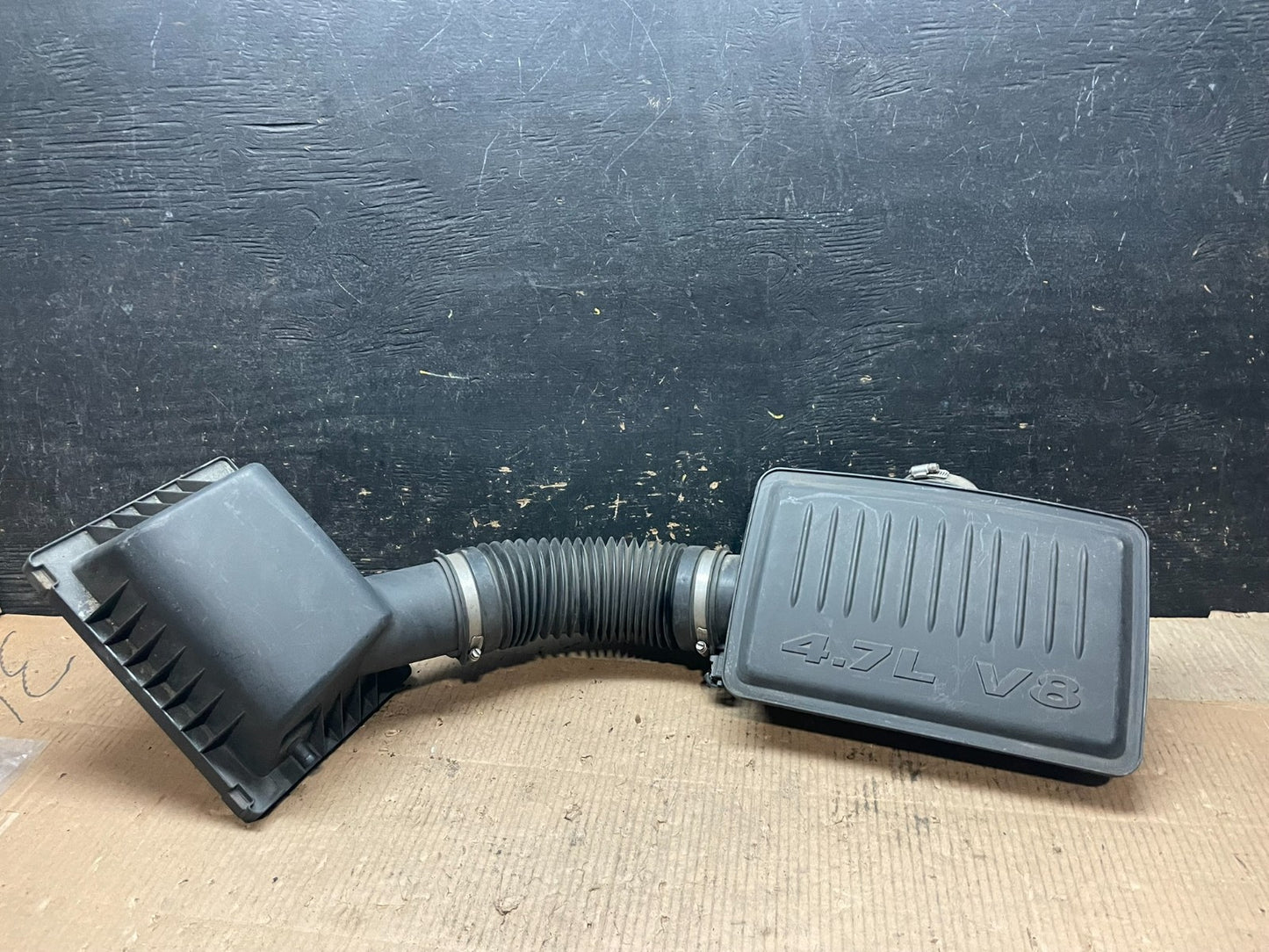 2005 - 2007 Jeep Grand Cherokee 4.7L V8 Engine Air Intake Resonator Y6298 DG0