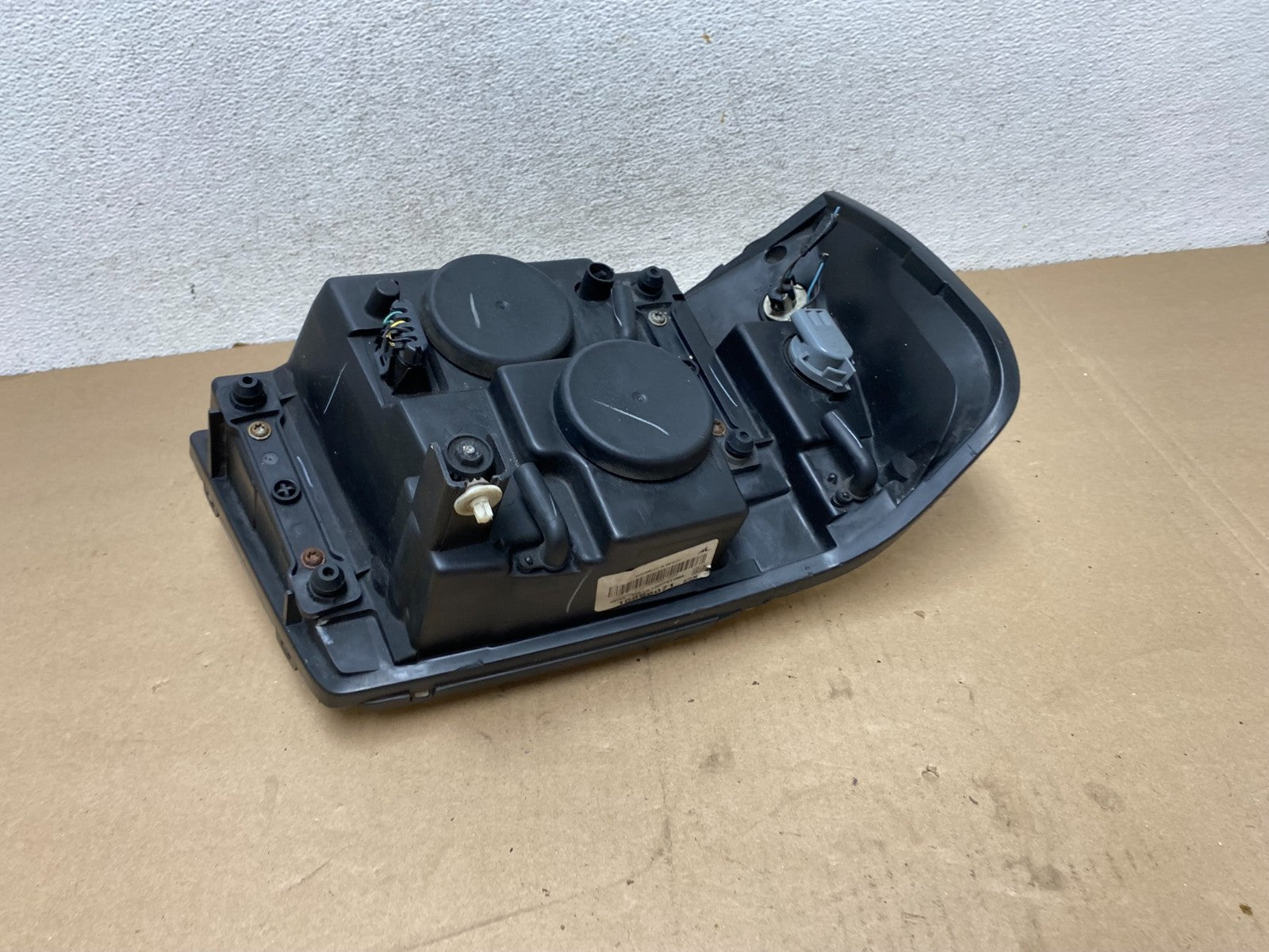 2002 to 2009 Gmc Envoy Left Driver Lh Side Headlight Halogen AG4535 DW5