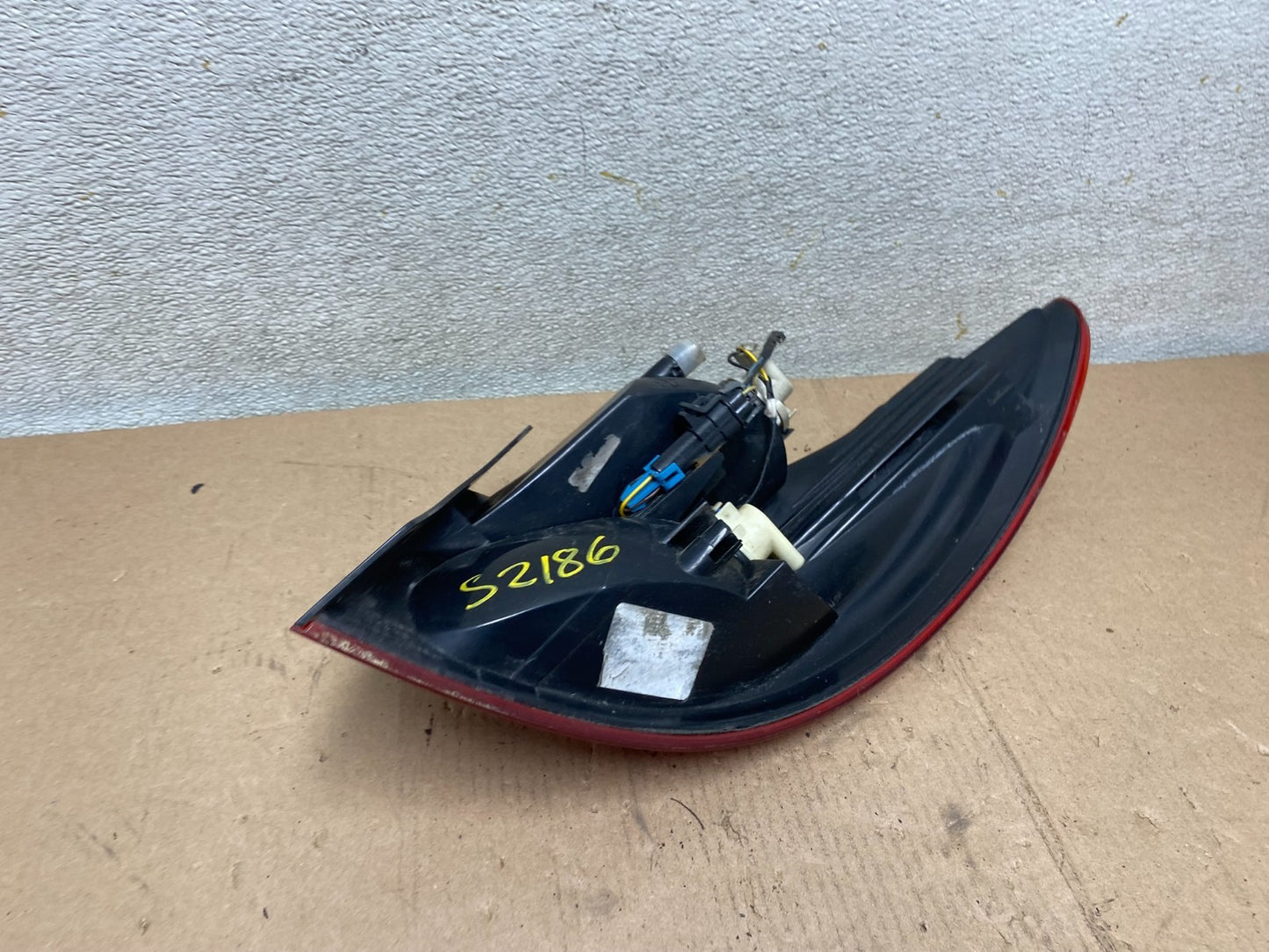2001-2002 Saturn SC2 SL2 S Series Left Driver LH Tail Light Oem S2186 DW5