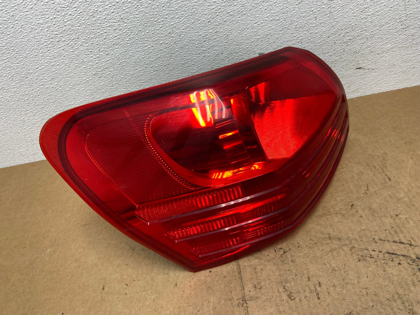 2008 to 2015 Nissan Rogue Left Driver Lh Side Tail Light OEM AC3339 LK2