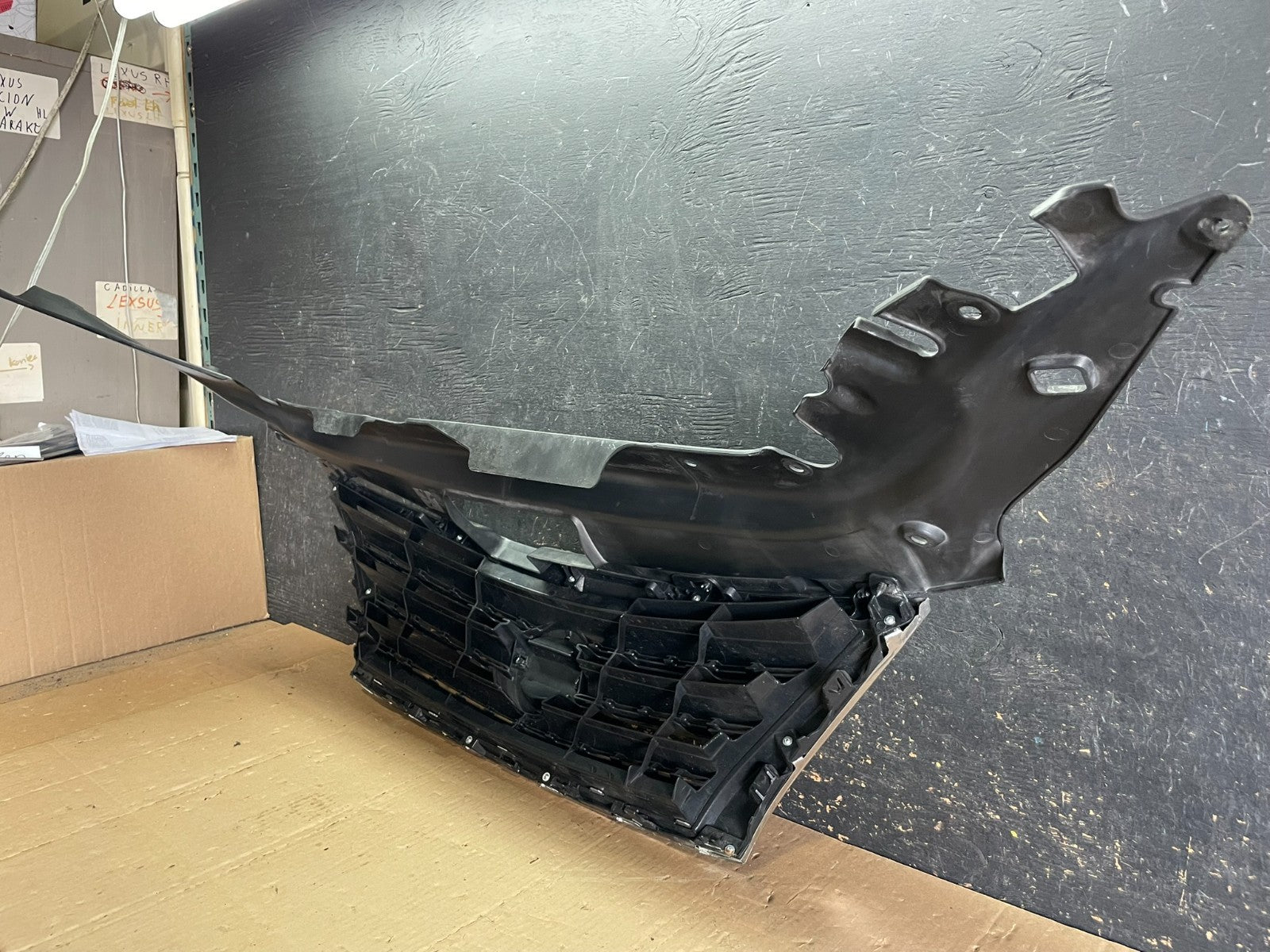 2015 to 2019 Nissan Versa Sedan Front Upper Grill Grille Oem AA89117