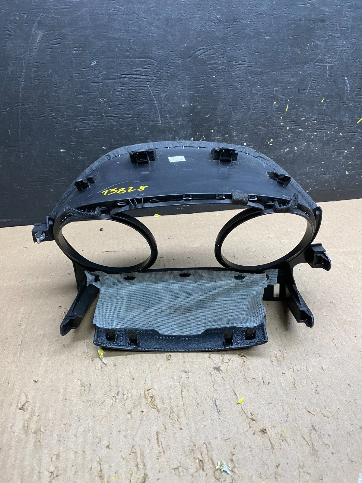 2014 to 2016 Nissan Rogue Speedometer Cluster Gauge Bezel Trim Oem T5828 DG3