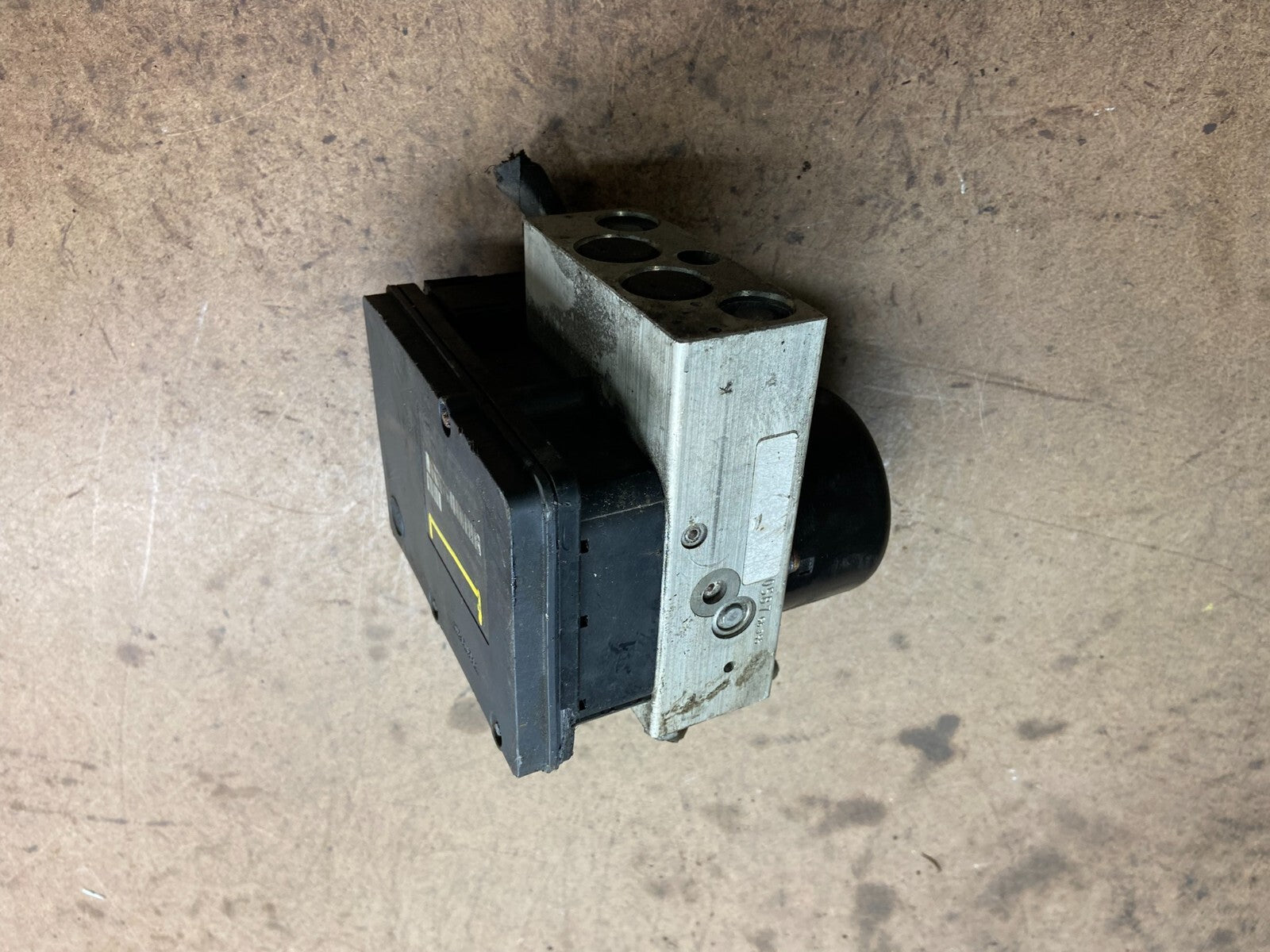2006 - 2007 Mercedes C280  ABS Anti Lock Brake Pump Module a2035454732 J5614 DG3