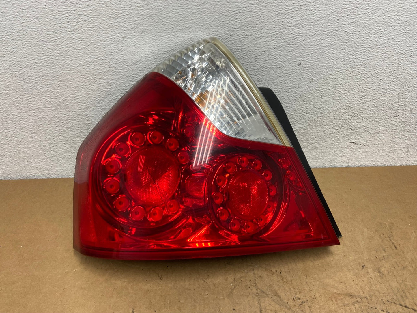 2006 2007 Infiniti M35 M35X M45 Left Driver LH Side Tail Light AC3020 LK0