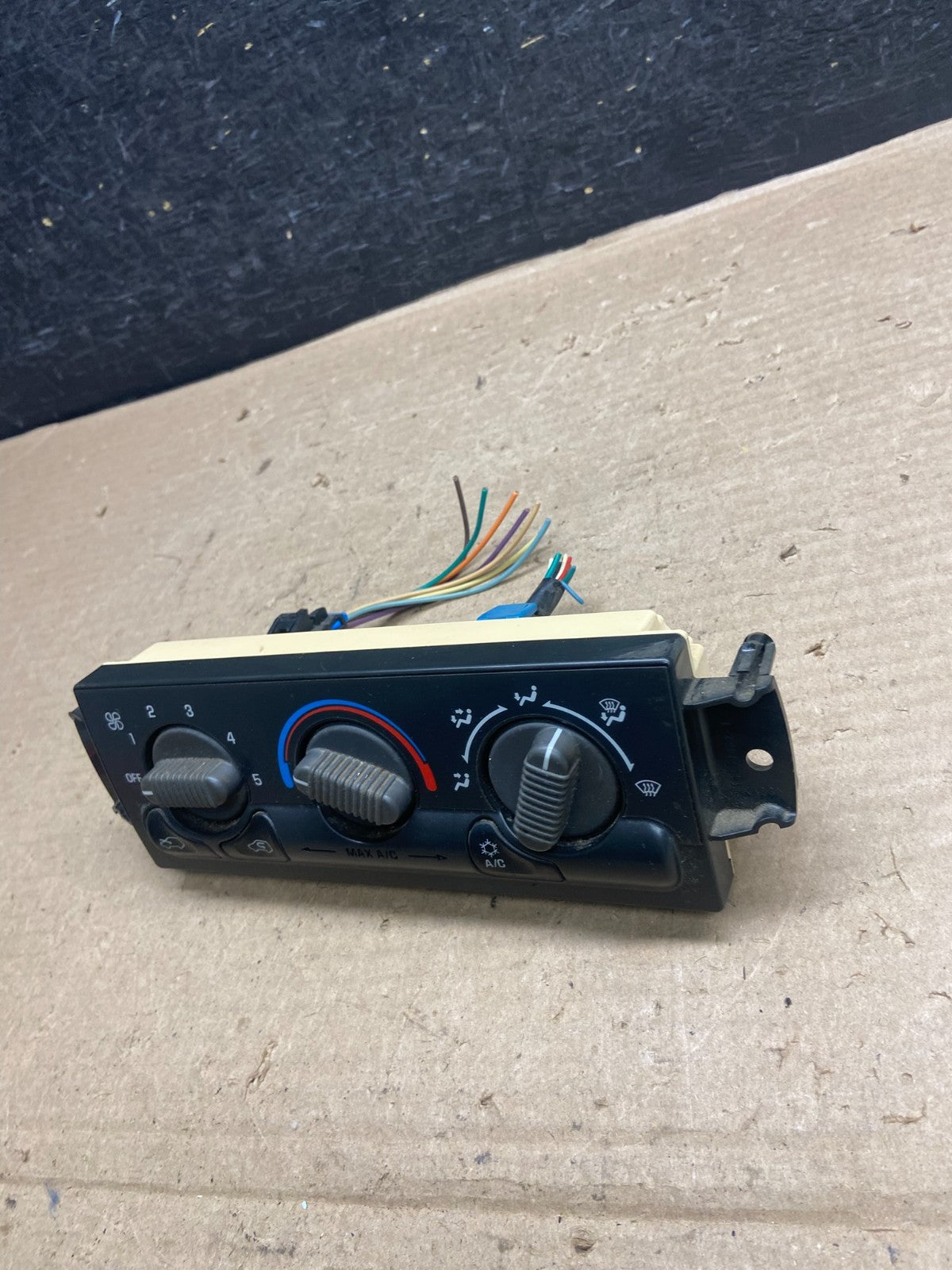 1999 to 2002 Chevrolet Silverado HVAC Heater Climate Control Module AH5335 DG1