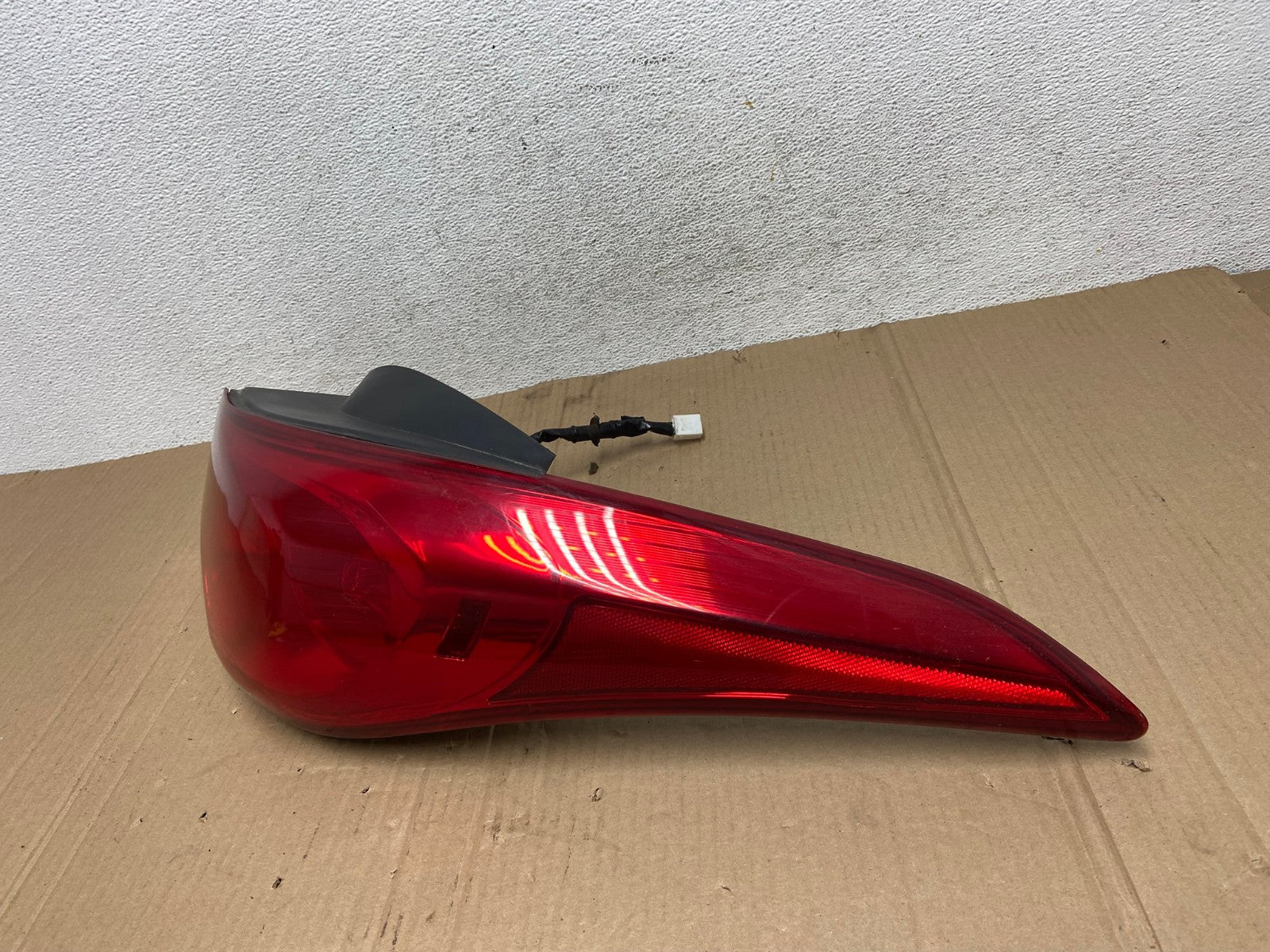 2011 2012 2013 Hyundai Elantra Sedan Right Passenger Tail Light AE8926 LK1