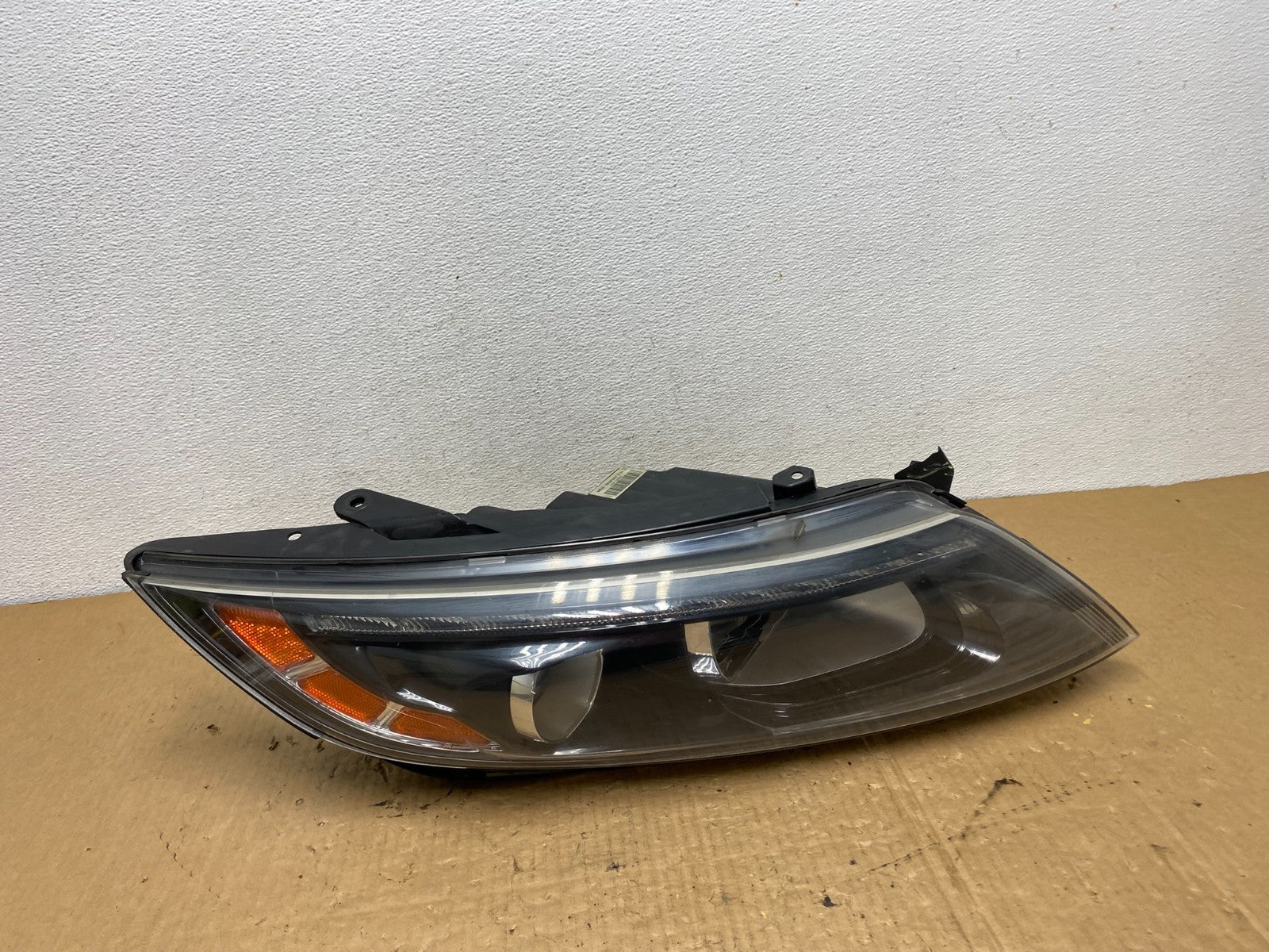 2014 2015 Kia Optima Right Passenger RH Side Headlight Xenon AC8162 DW0