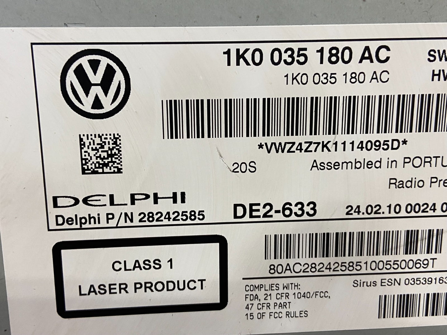 2009 to 2012 Volkswagen CC Radio CD Player Screen AM/FM AE4520 DG6