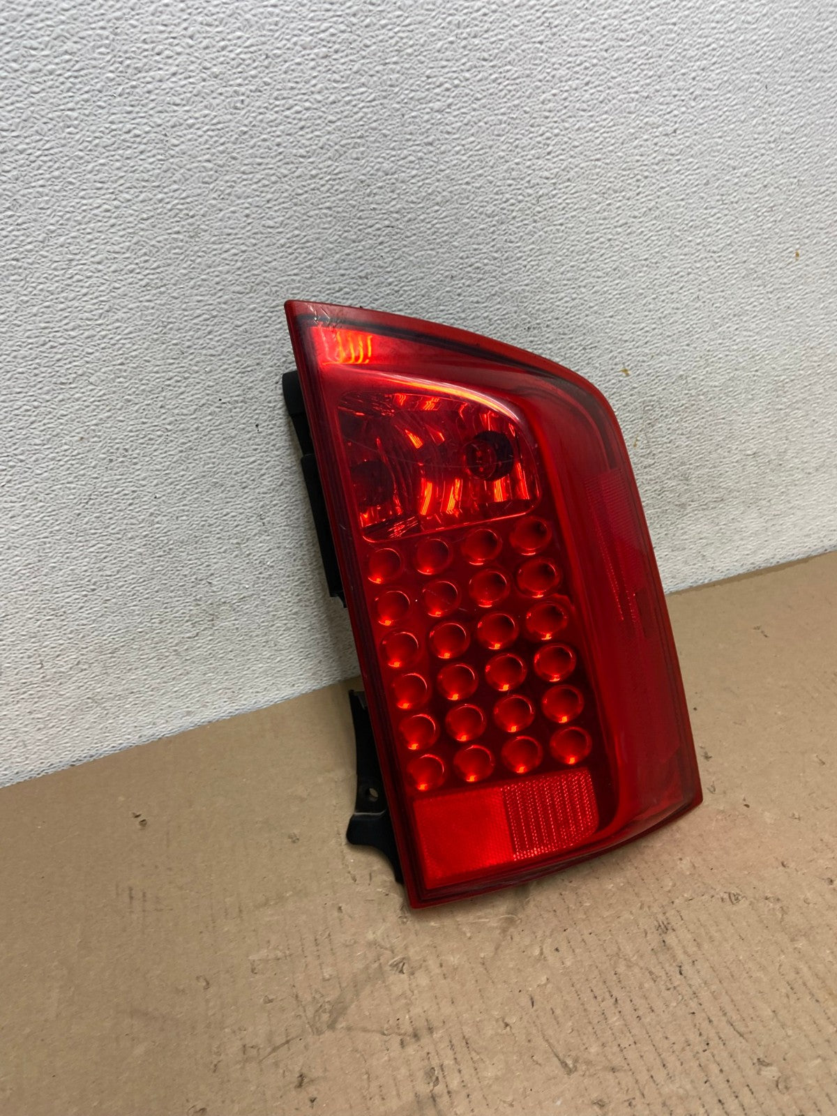 2004 to 2010 Infiniti Qx56 Right Passenger RH Side Tail Light AF3167 LK2