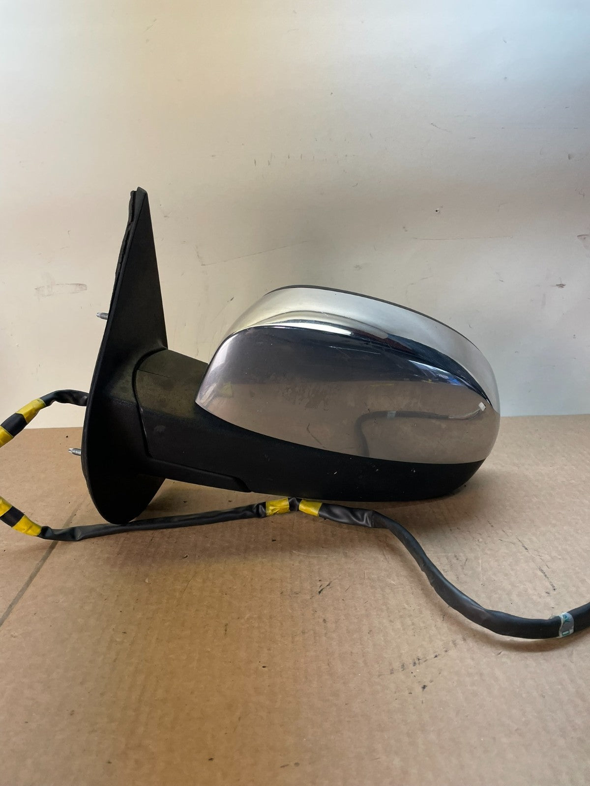 2007 to 2013 Chevrolet Tahoe Silverado Suburban Left Driver Mirror AG2770 MS0