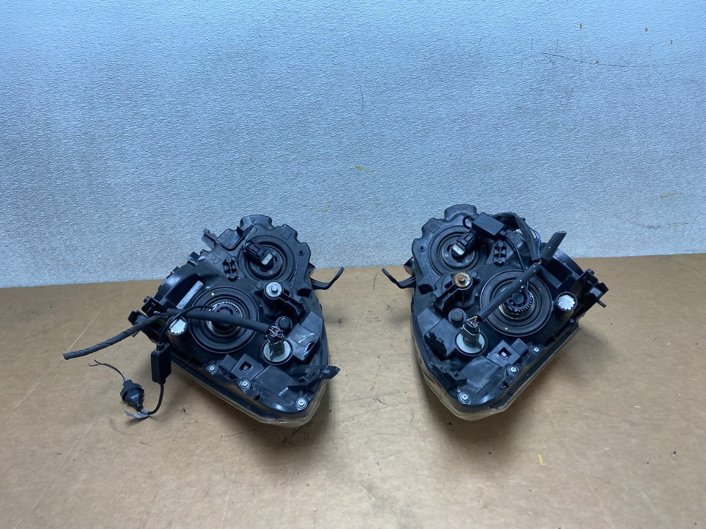 2009-2013 Nissan Rogue Left+Right Side Set Halogen Headlights OEM X4869 DW13