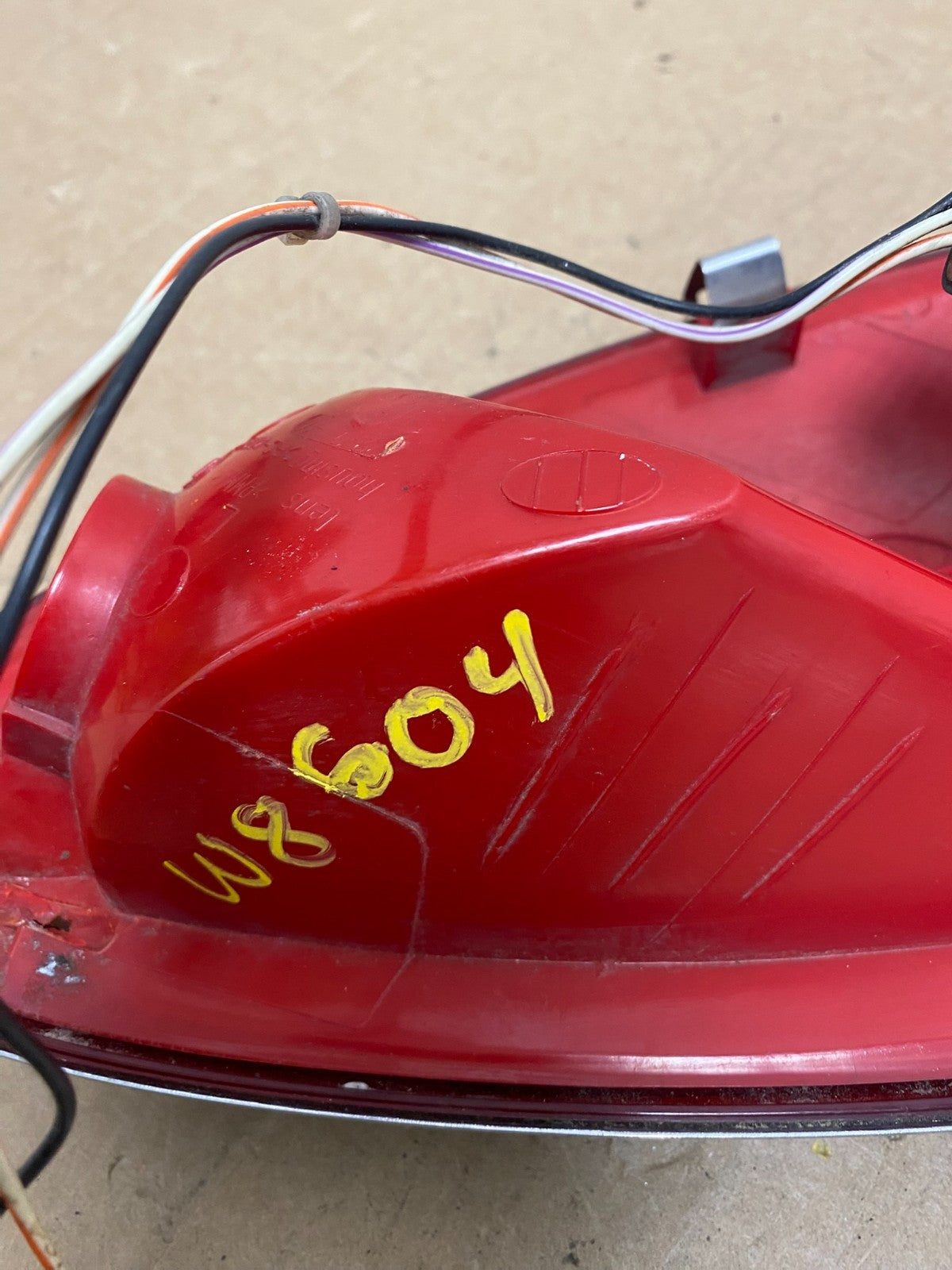 2006 to 2010 Chrysler PT Cruiser Left Driver LH Tail Light Oem W8604 DW8