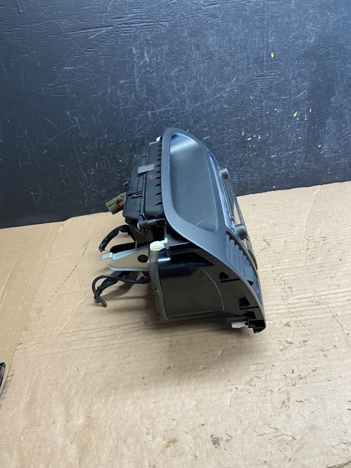 2002 2006 Toyota Camry Radio AM/FM CD Player Air Vent Bezel AF2139 DG1
