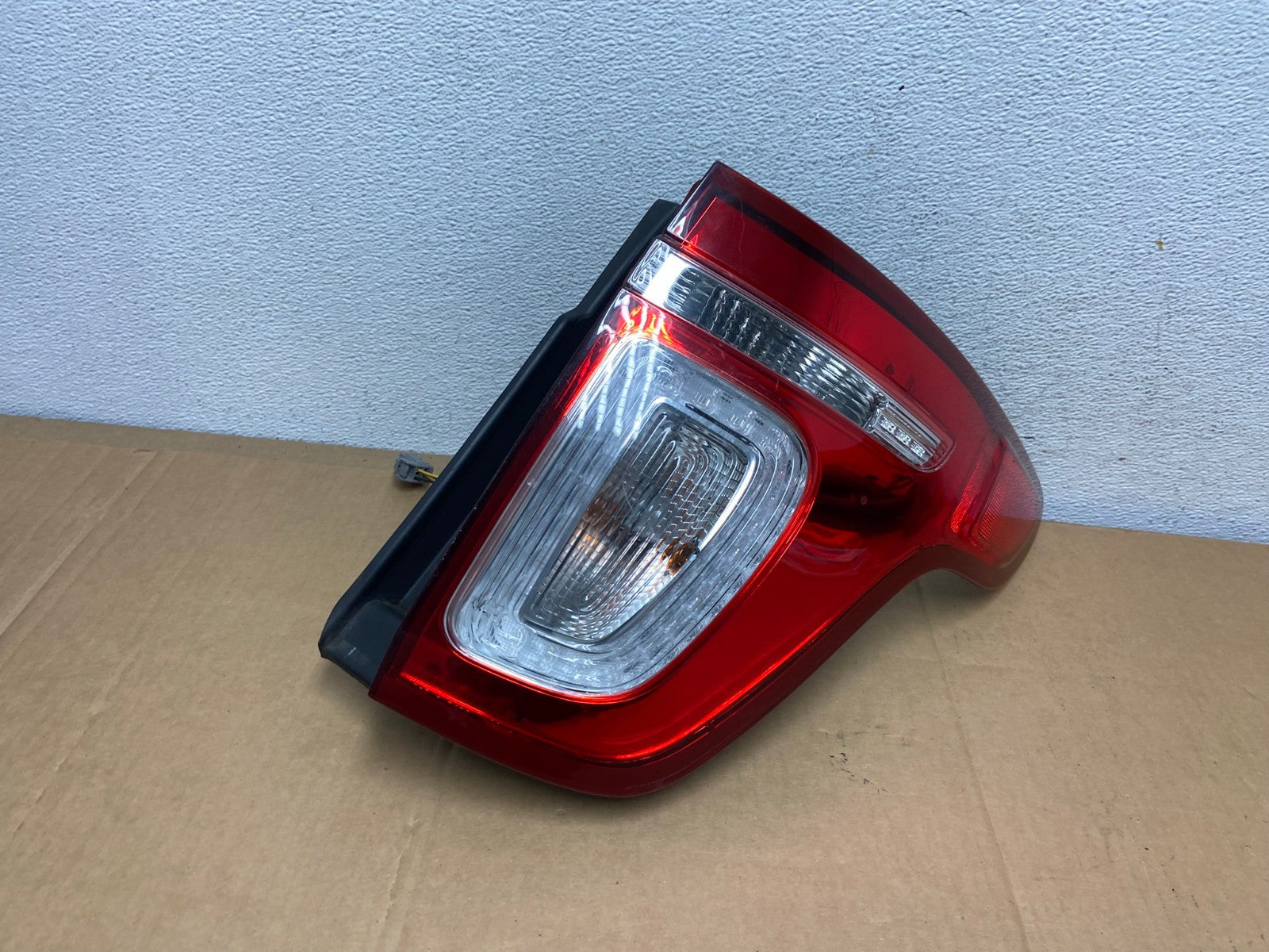2011-2015 Ford Explorer Police Package Right Passenger Side Tail light AD0725 LK0